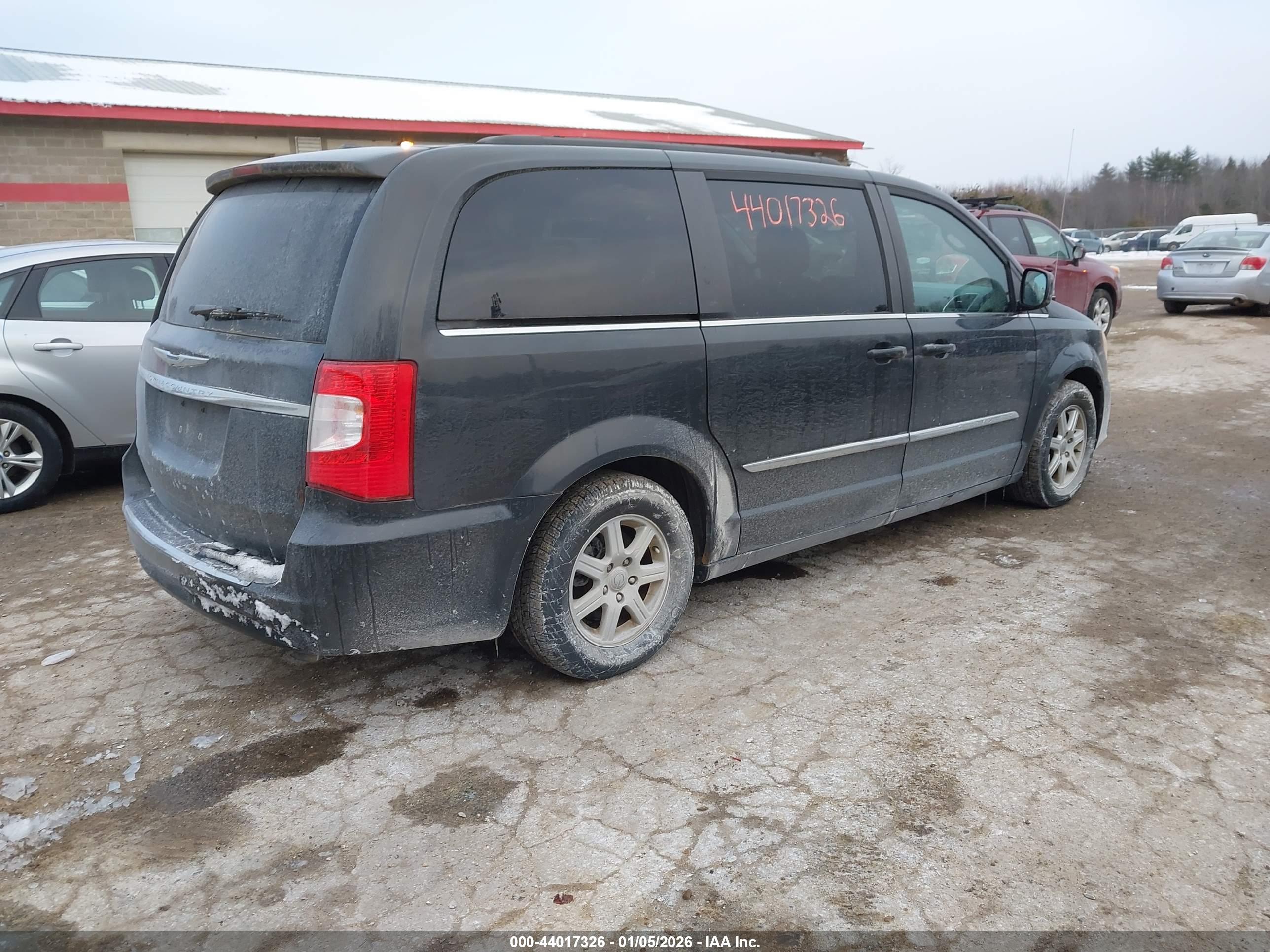 CHRYSLER TOWN image 4