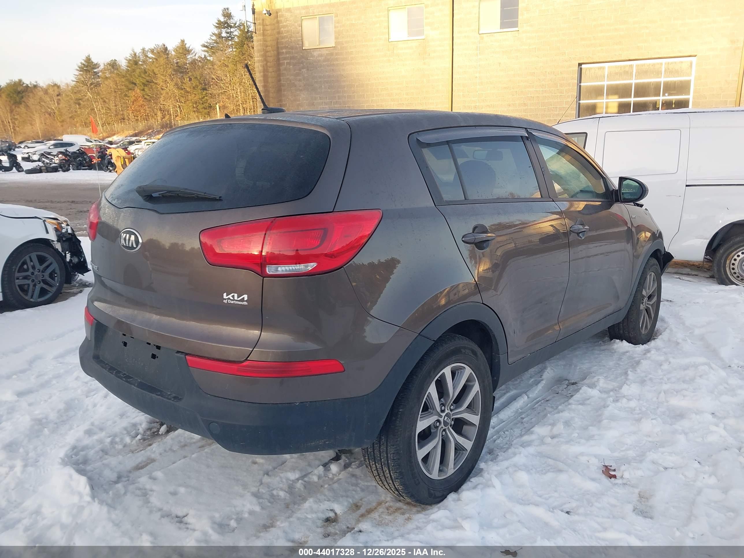 KIA SPORTAGE image 4