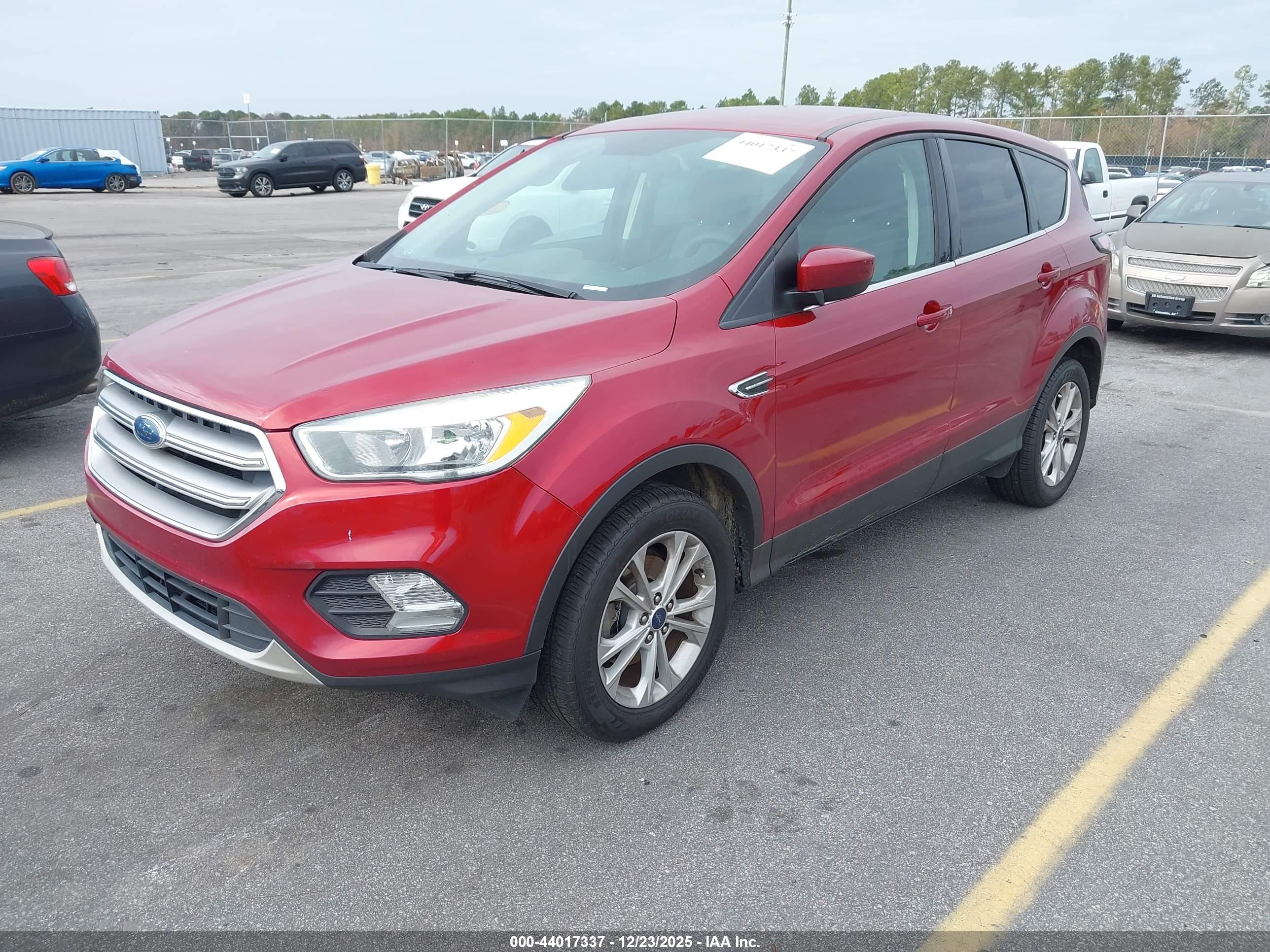 FORD ESCAPE image 2