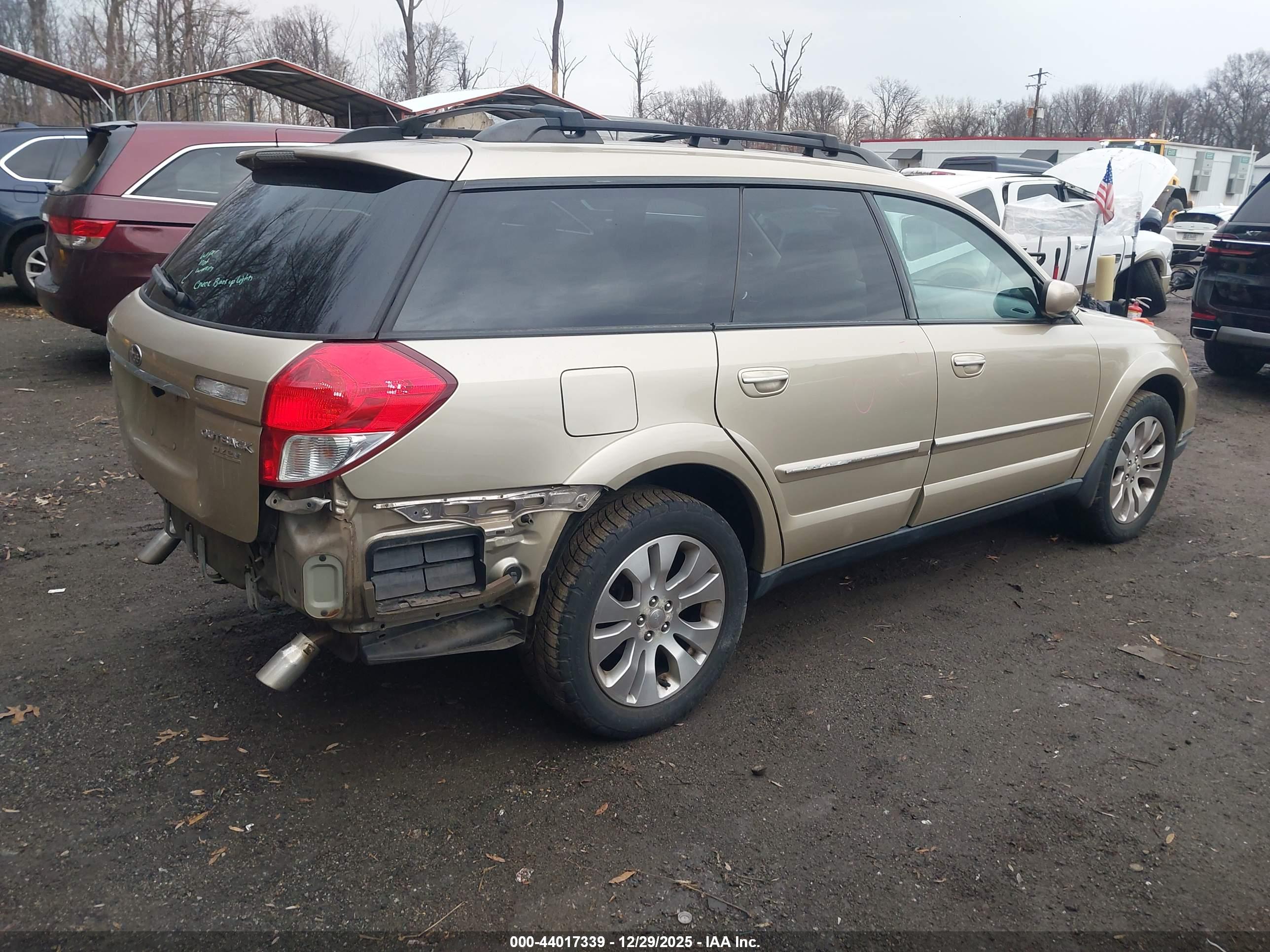 SUBARU OUTBACK image 4