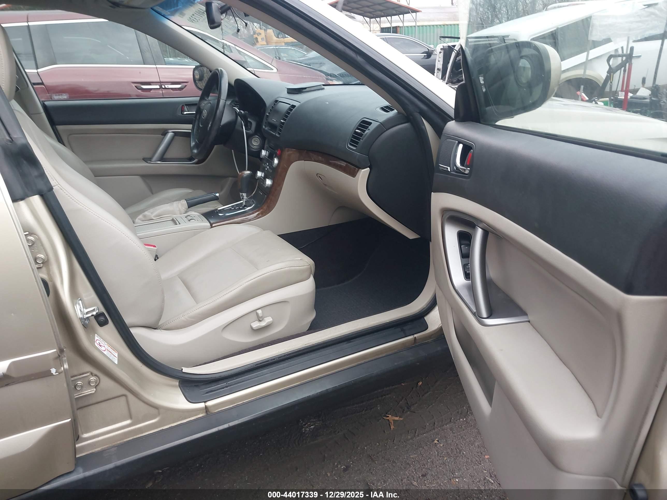 SUBARU OUTBACK image 5