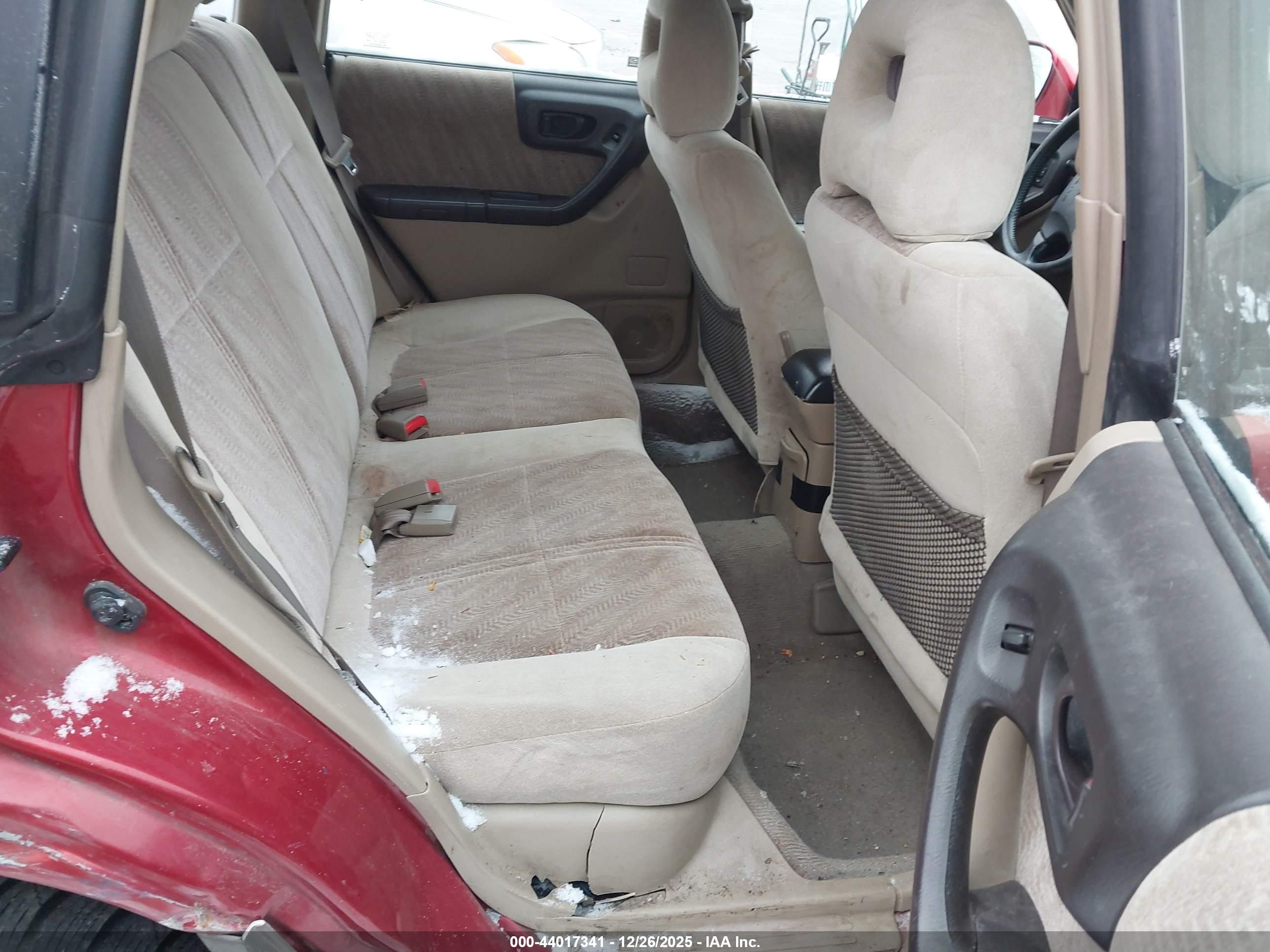 SUBARU FORESTER image 8