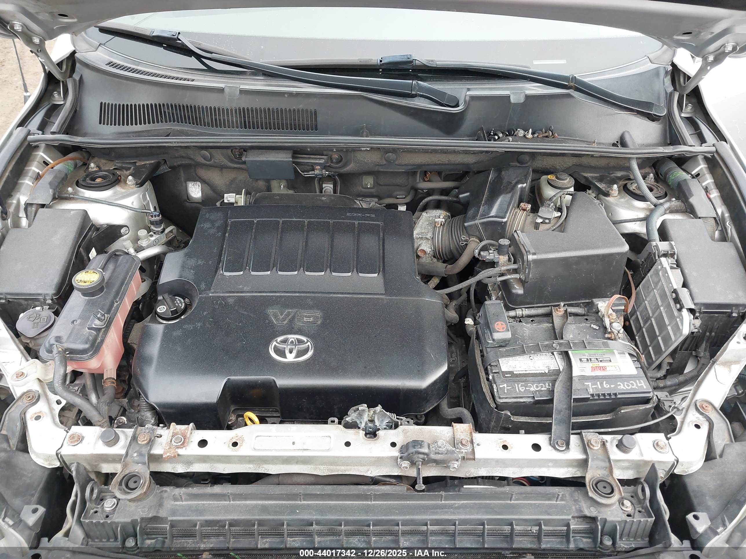 TOYOTA RAV4 image 10