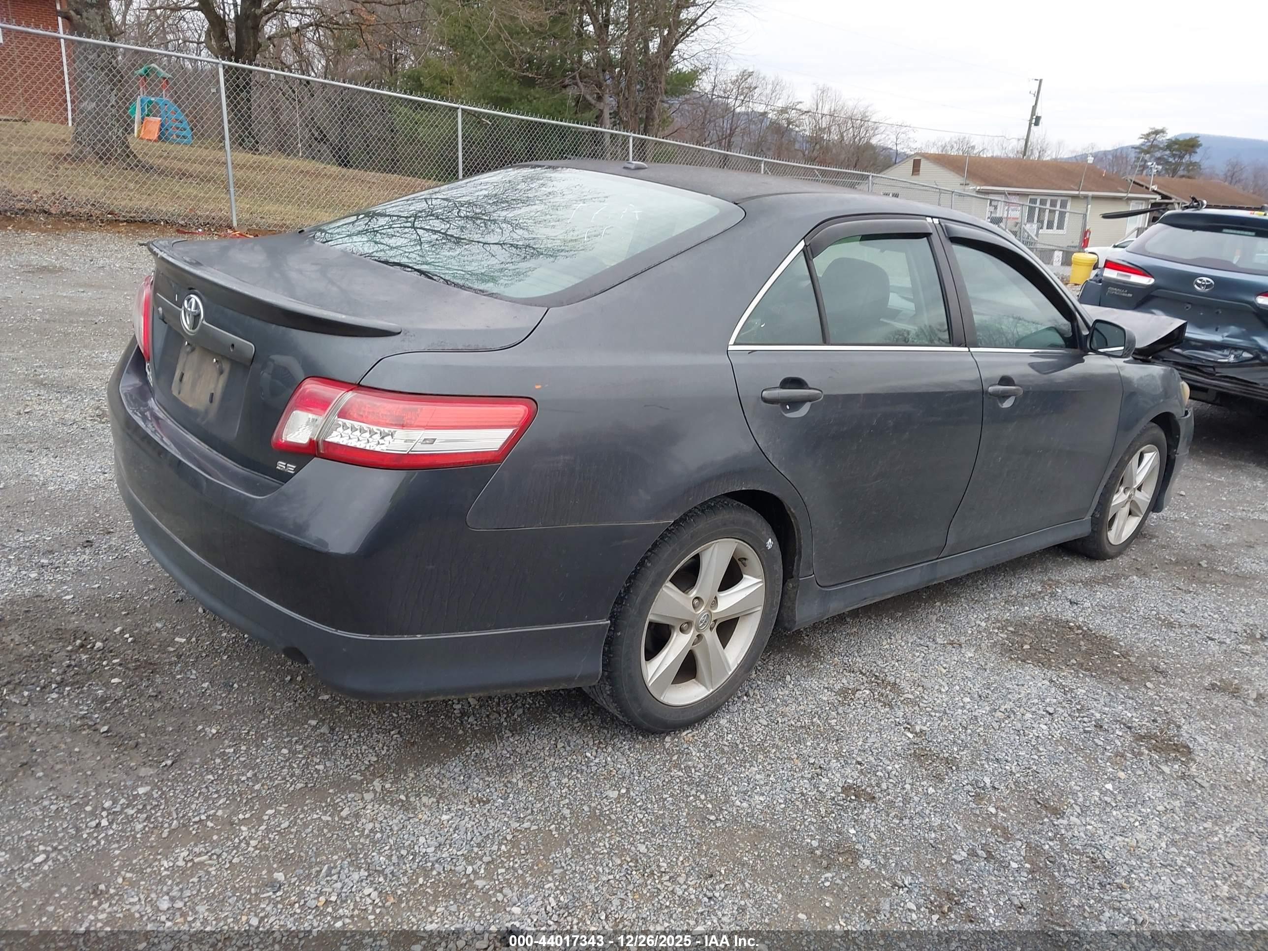 TOYOTA CAMRY image 4