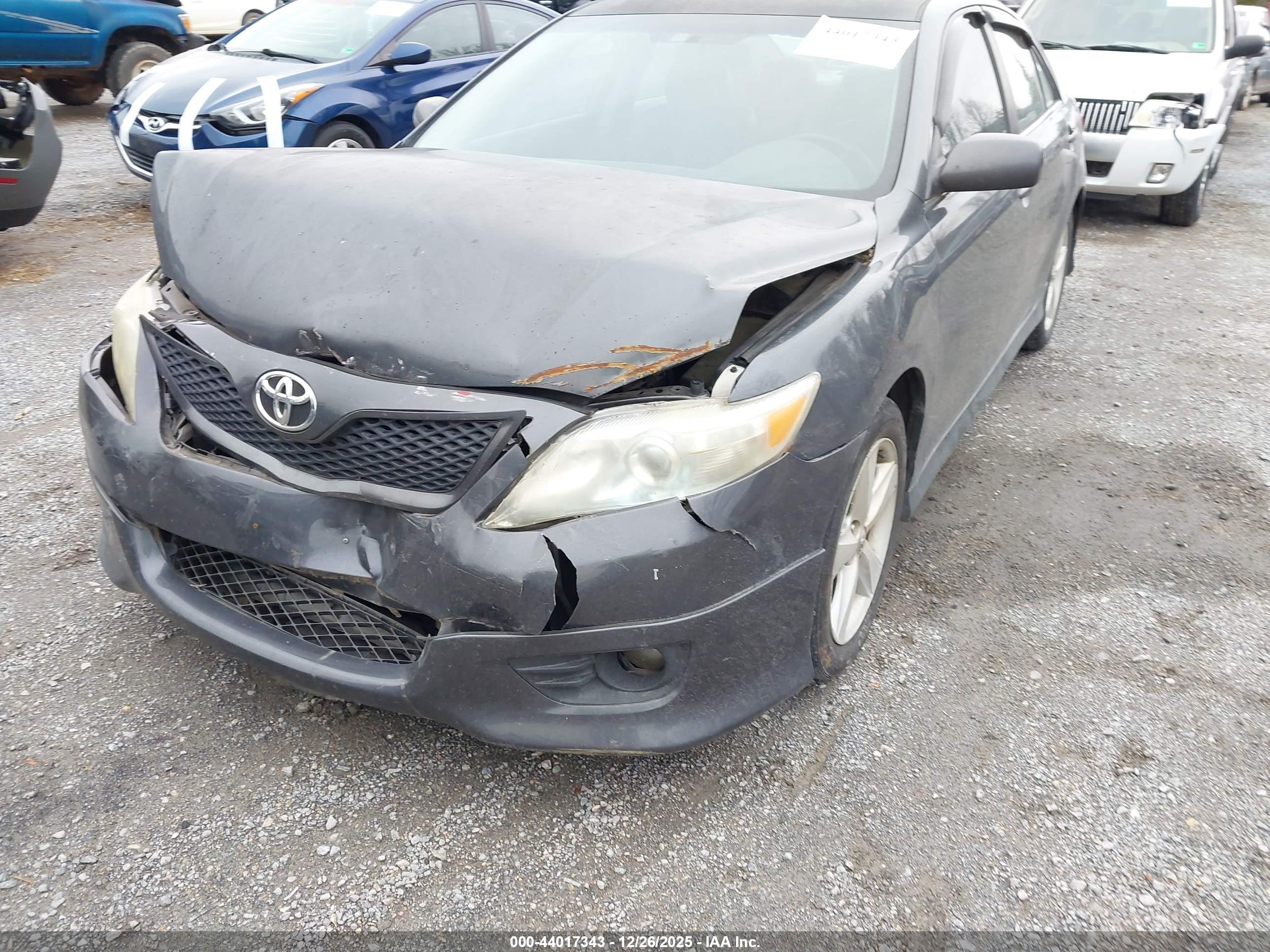 TOYOTA CAMRY image 6