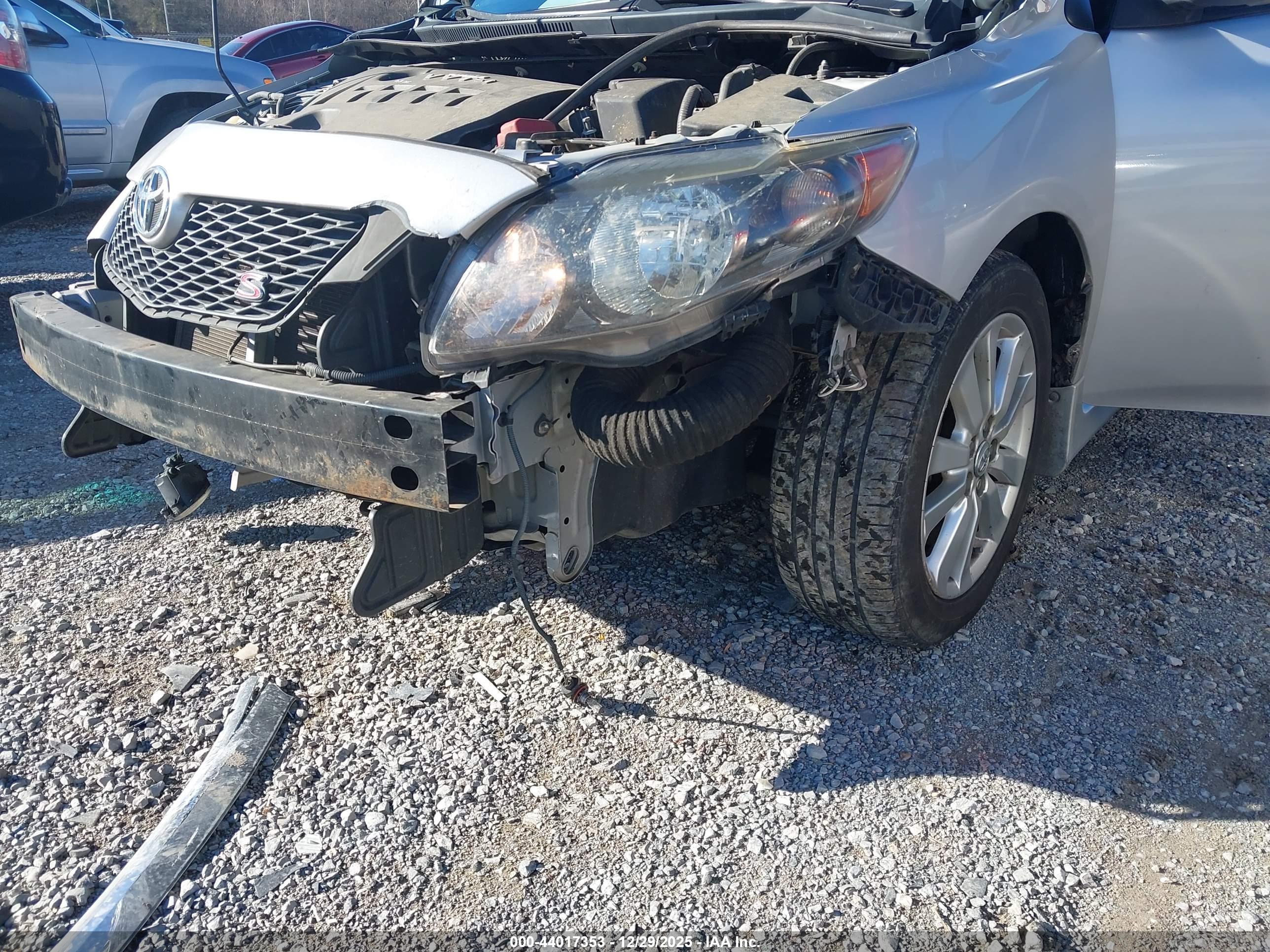TOYOTA COROLLA image 6