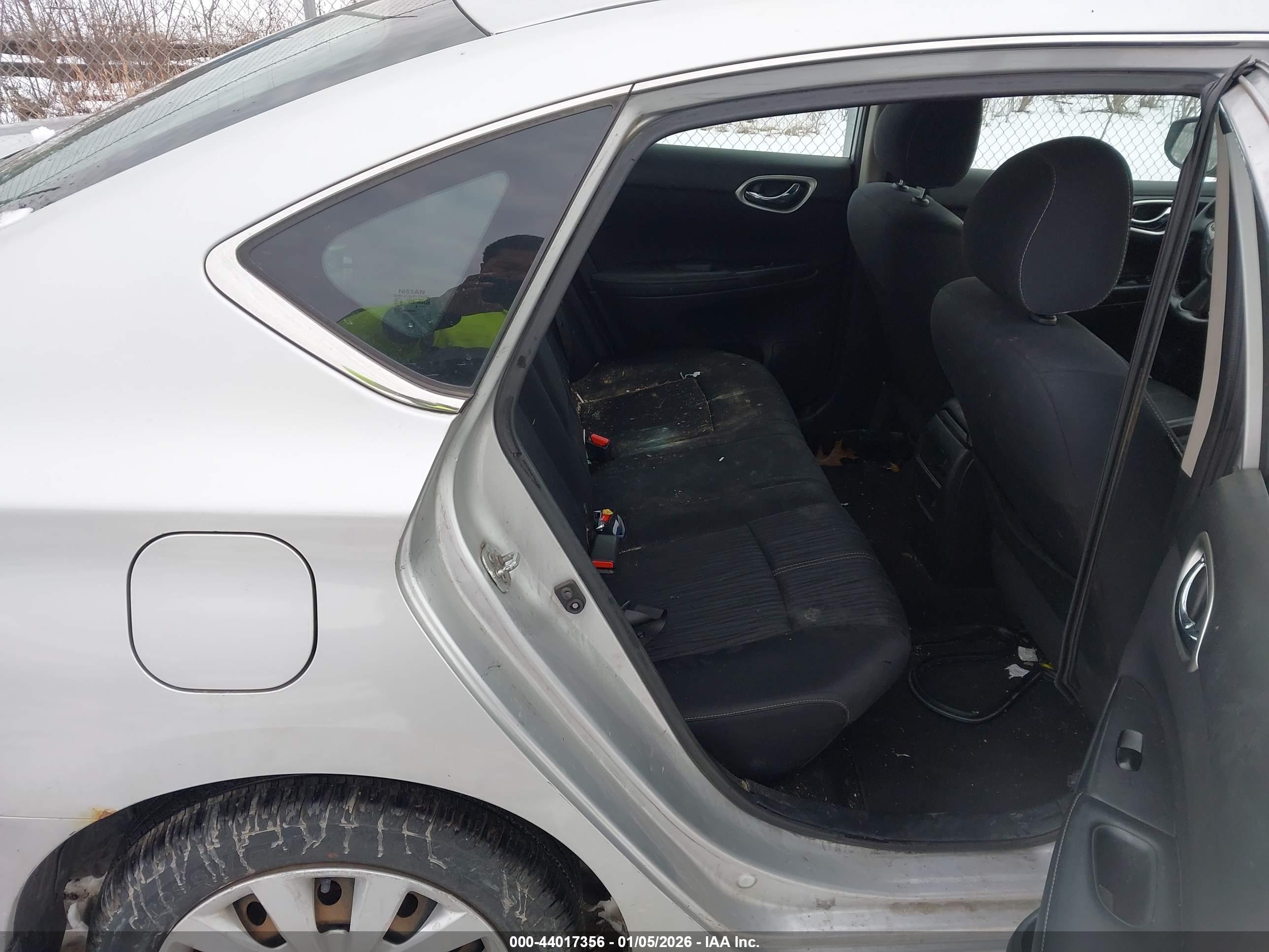 NISSAN SENTRA image 8