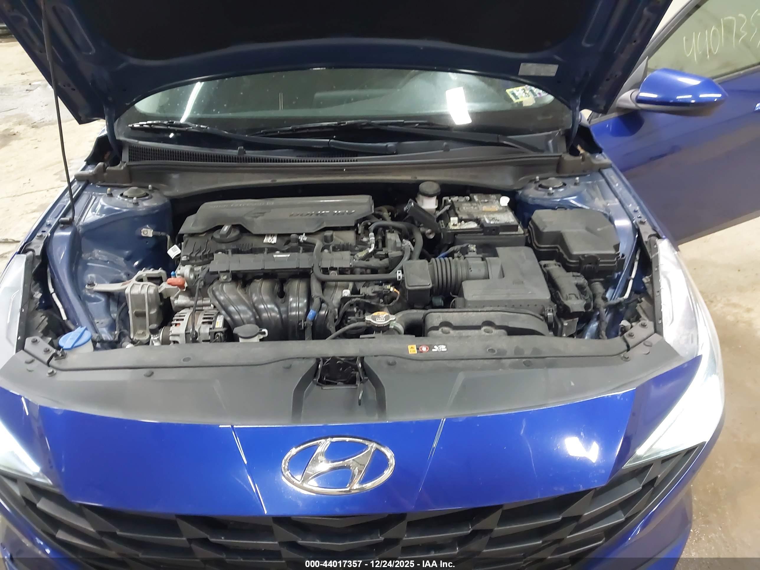 HYUNDAI ELANTRA image 10