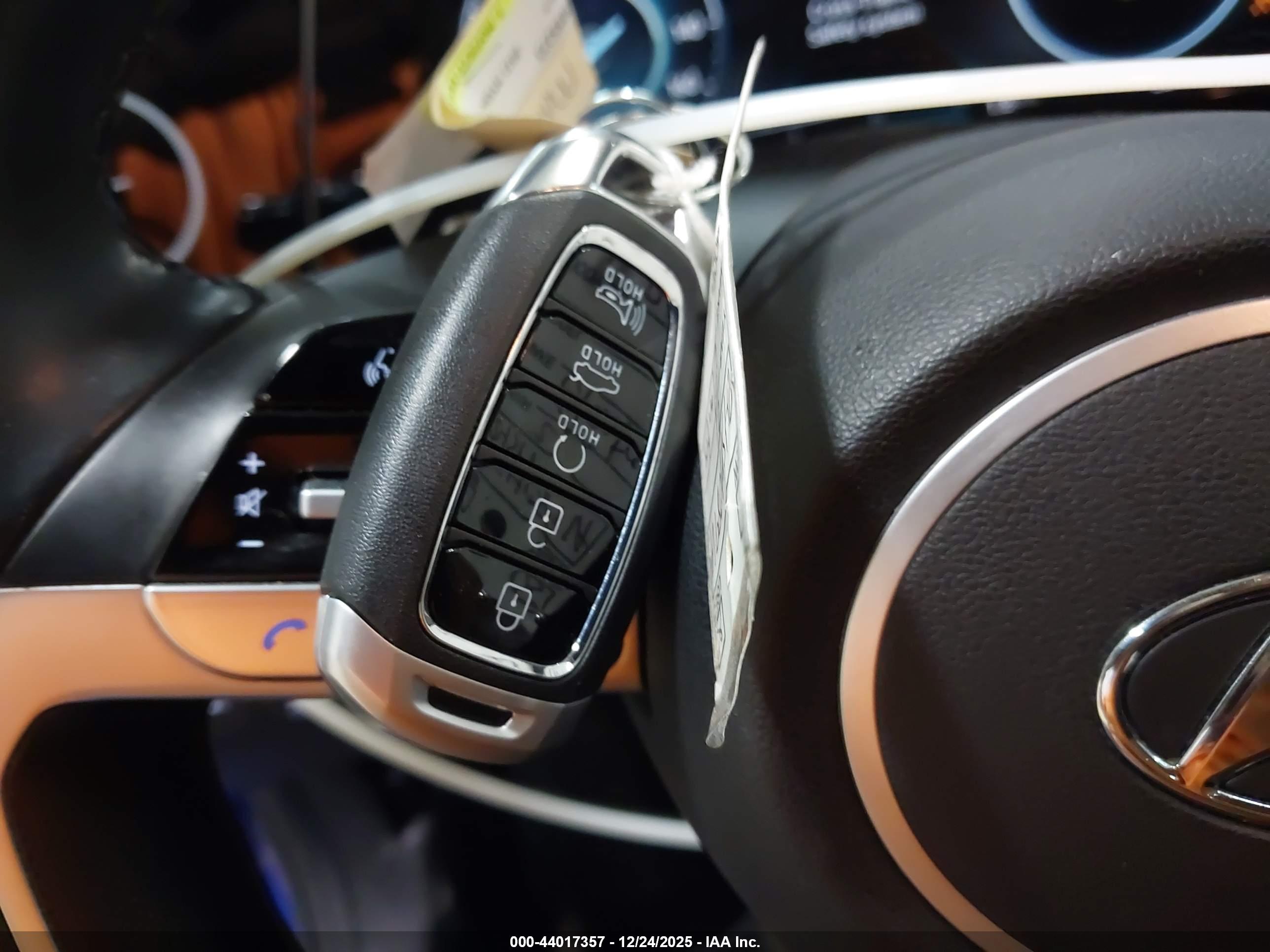 HYUNDAI ELANTRA image 11