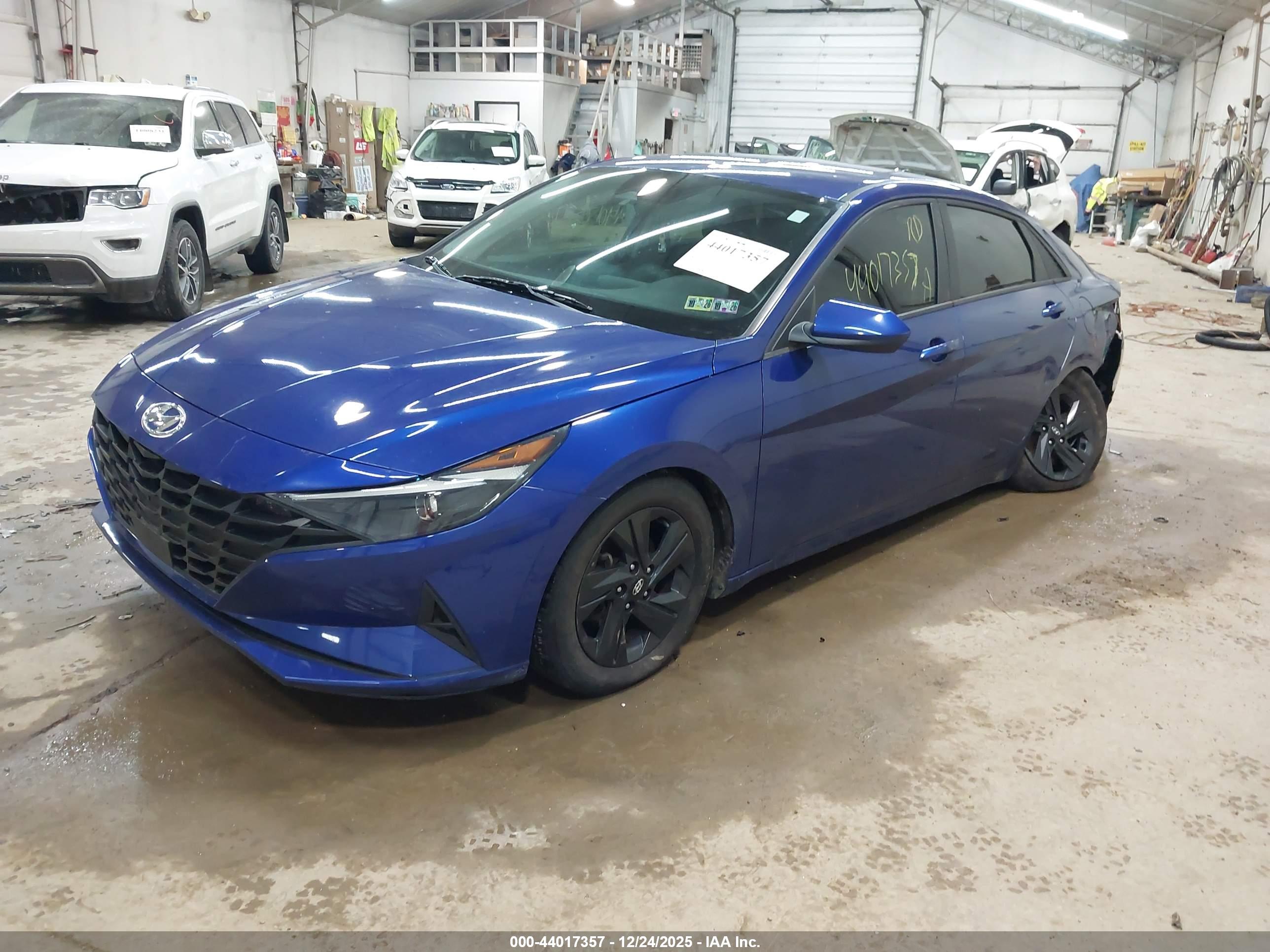 HYUNDAI ELANTRA image 2