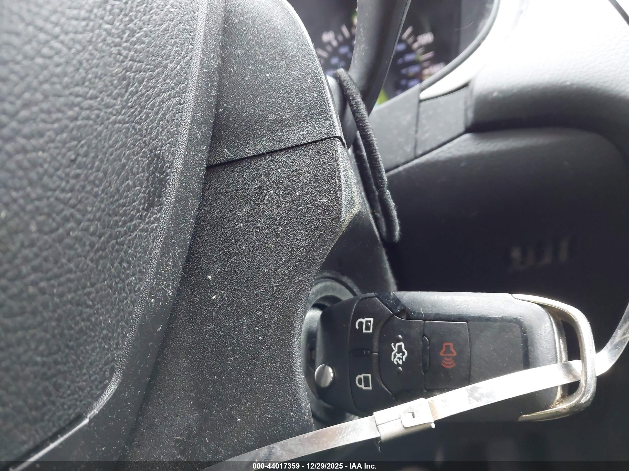 FORD FUSION image 11