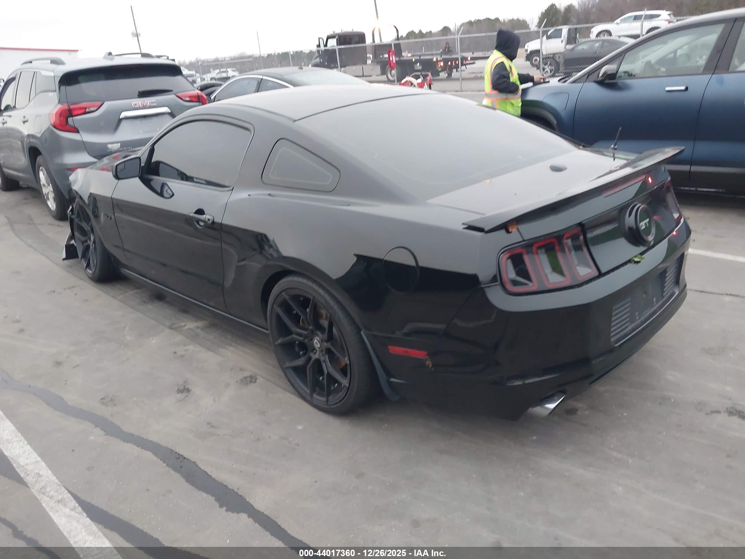 FORD MUSTANG image 3