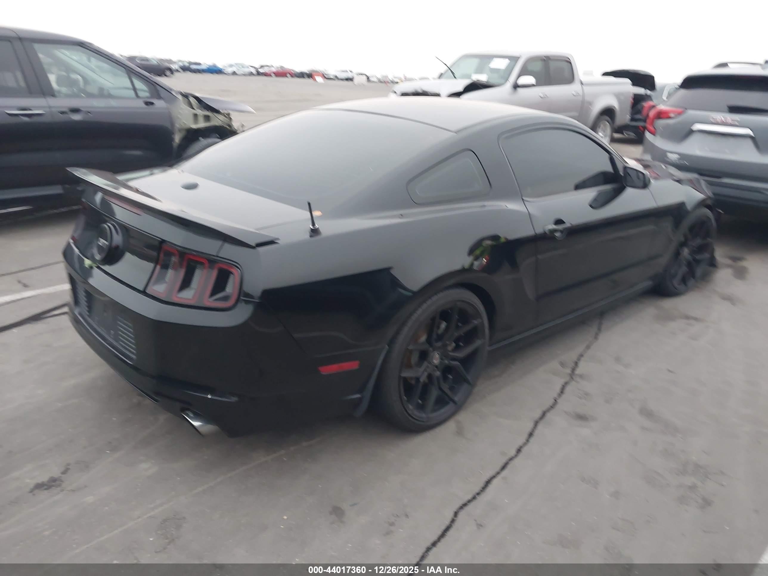 FORD MUSTANG image 4