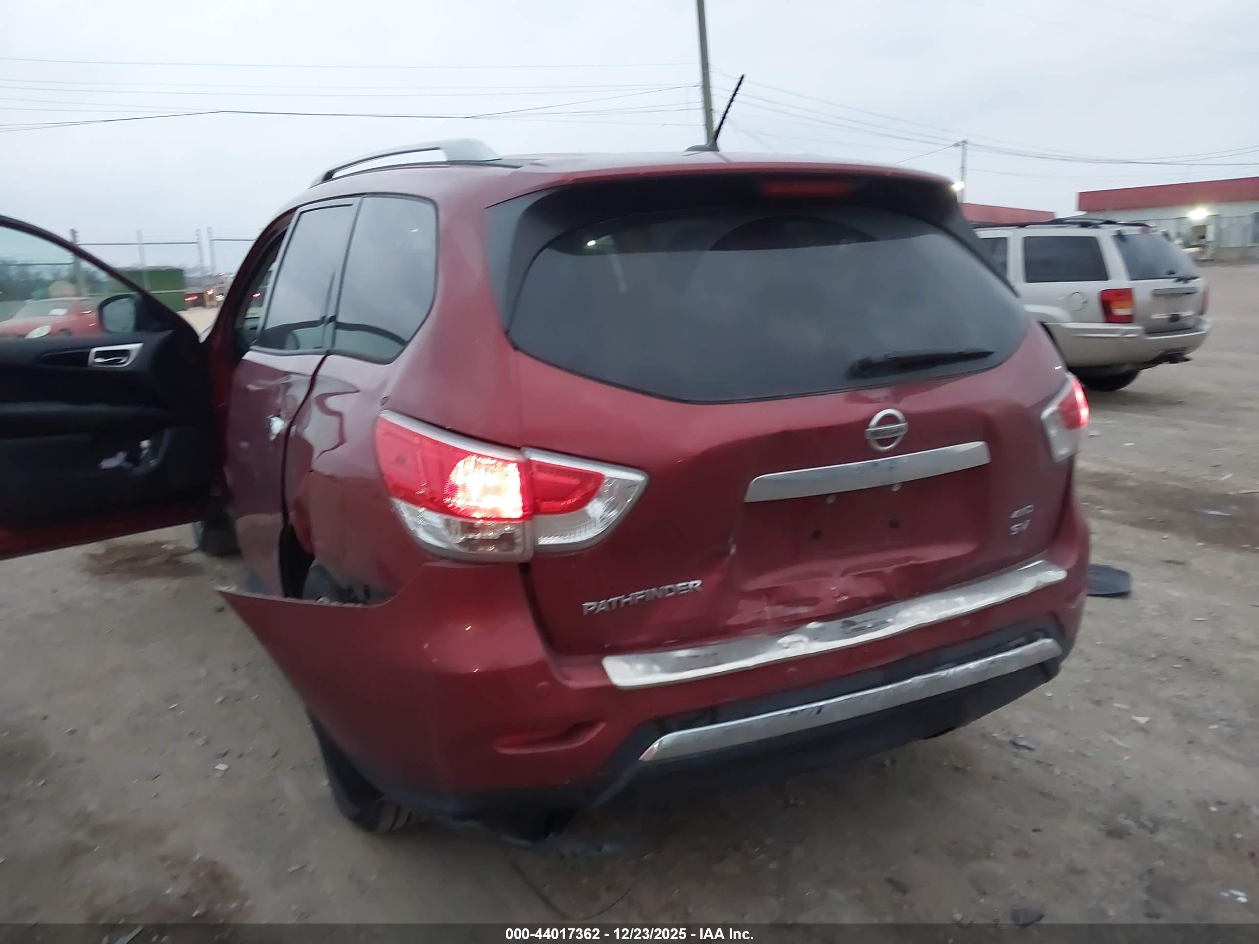 NISSAN PATHFINDER image 6