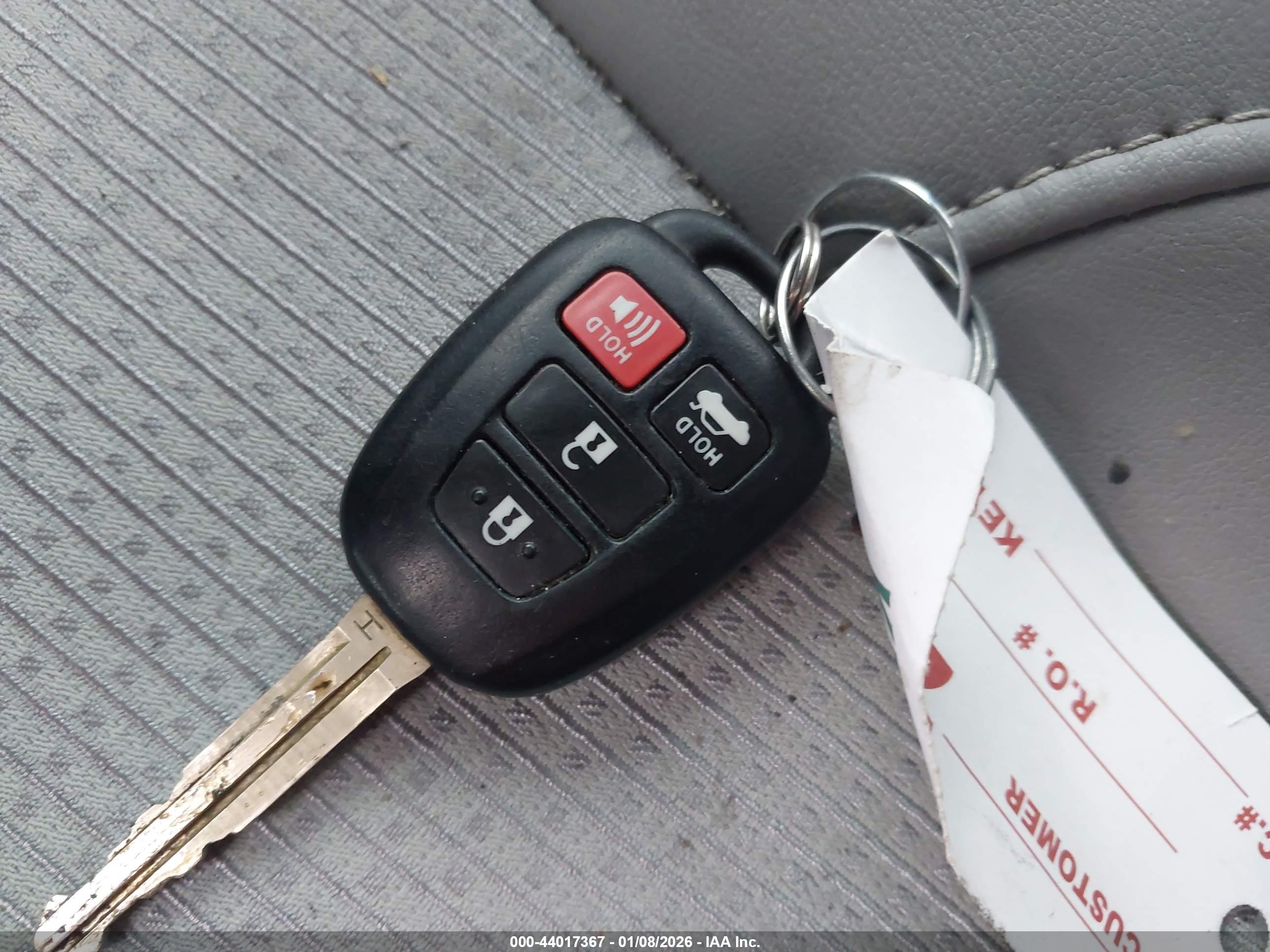 TOYOTA CAMRY image 11
