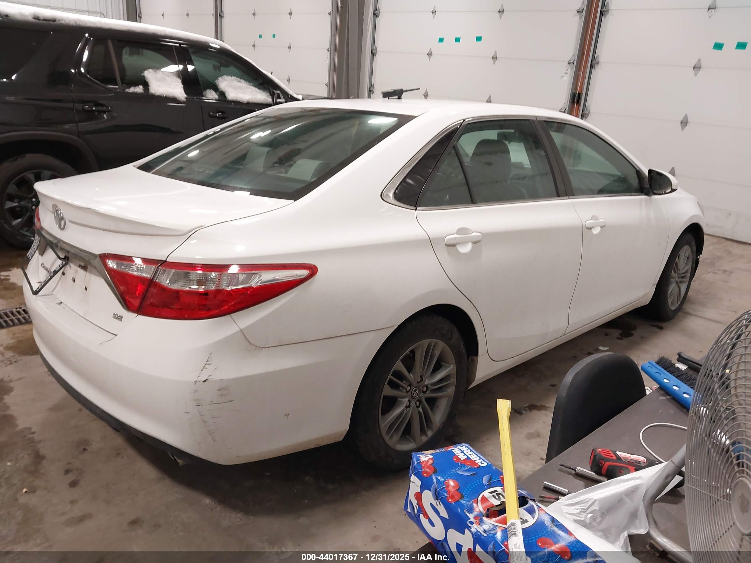 TOYOTA CAMRY image 4