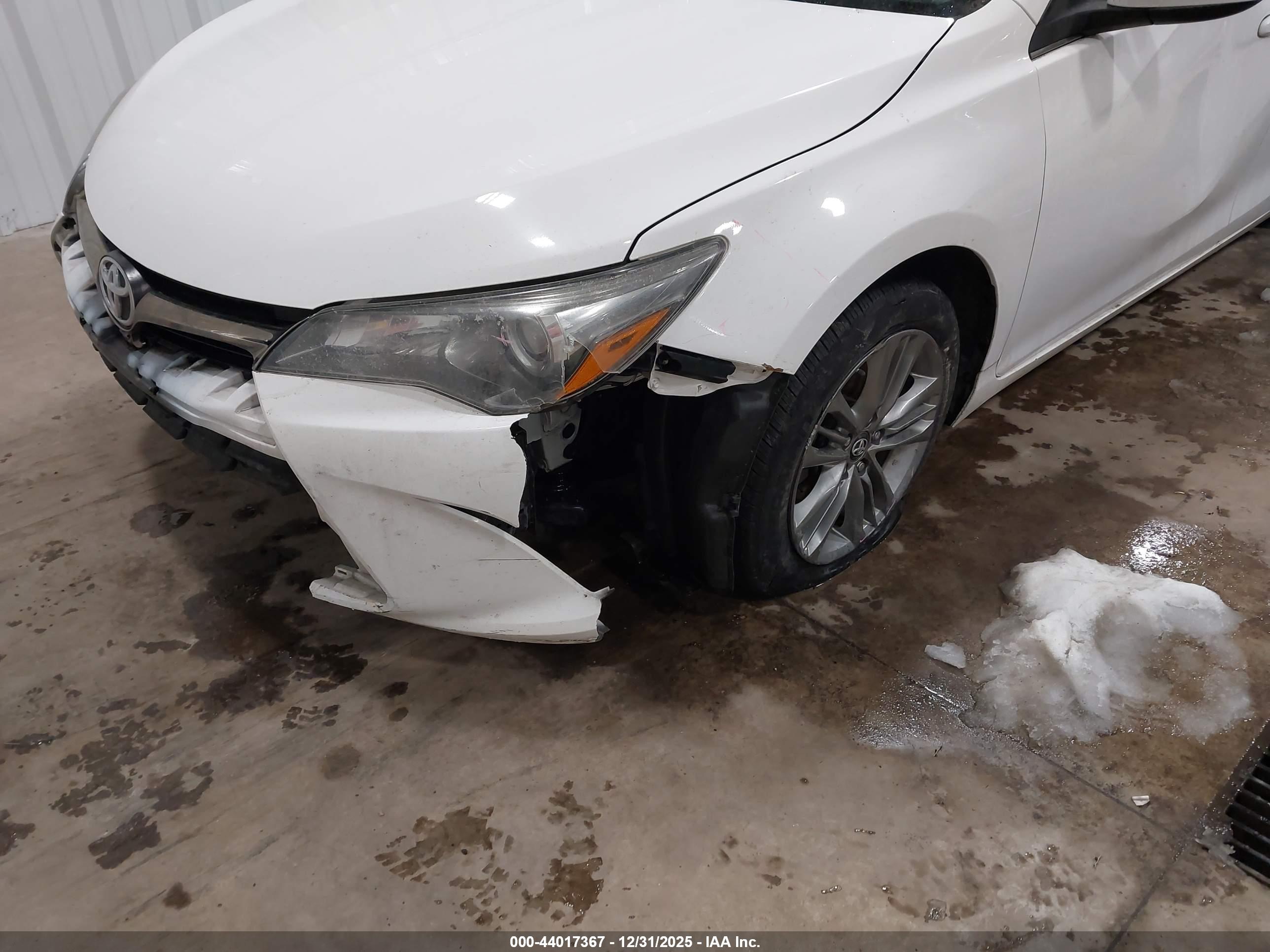 TOYOTA CAMRY image 6
