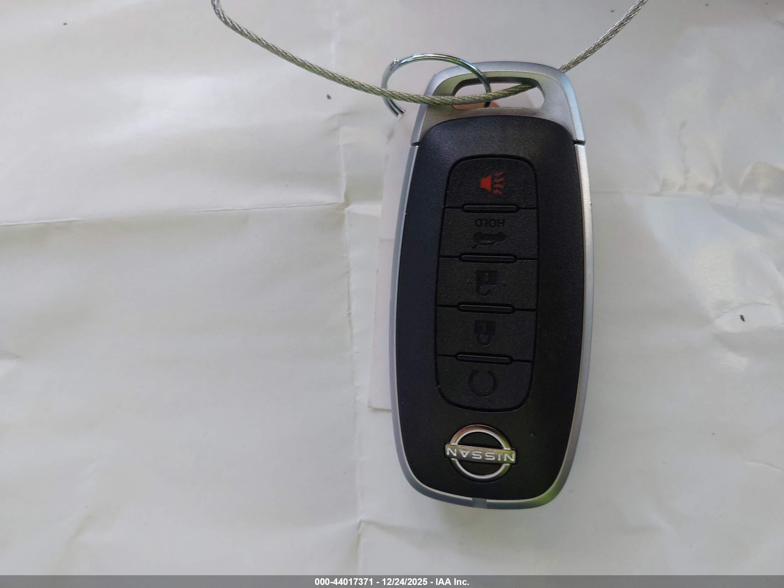NISSAN ROGUE image 11