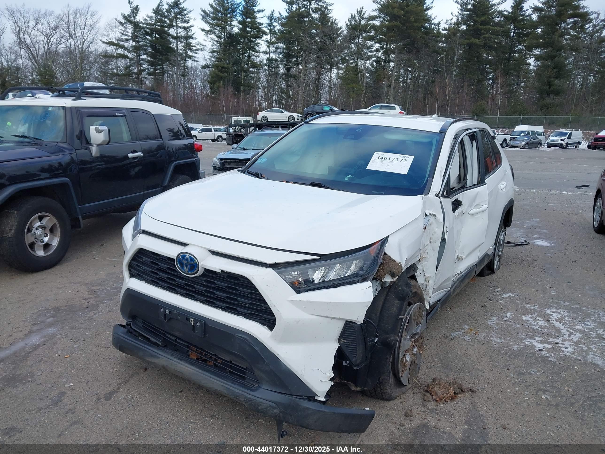 TOYOTA RAV4 image 2