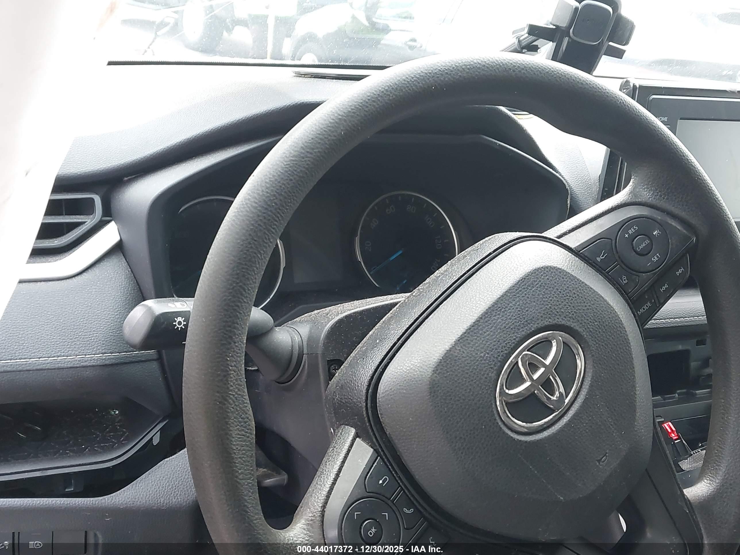TOYOTA RAV4 image 7