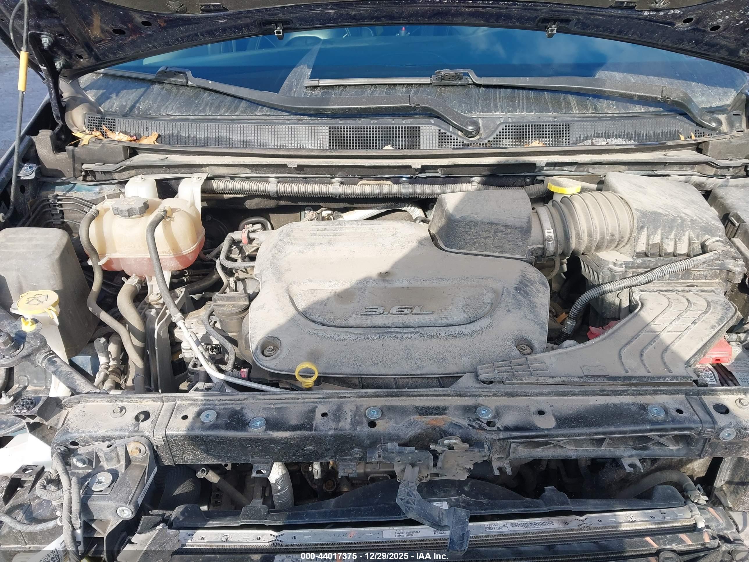 CHRYSLER VOYAGER image 10