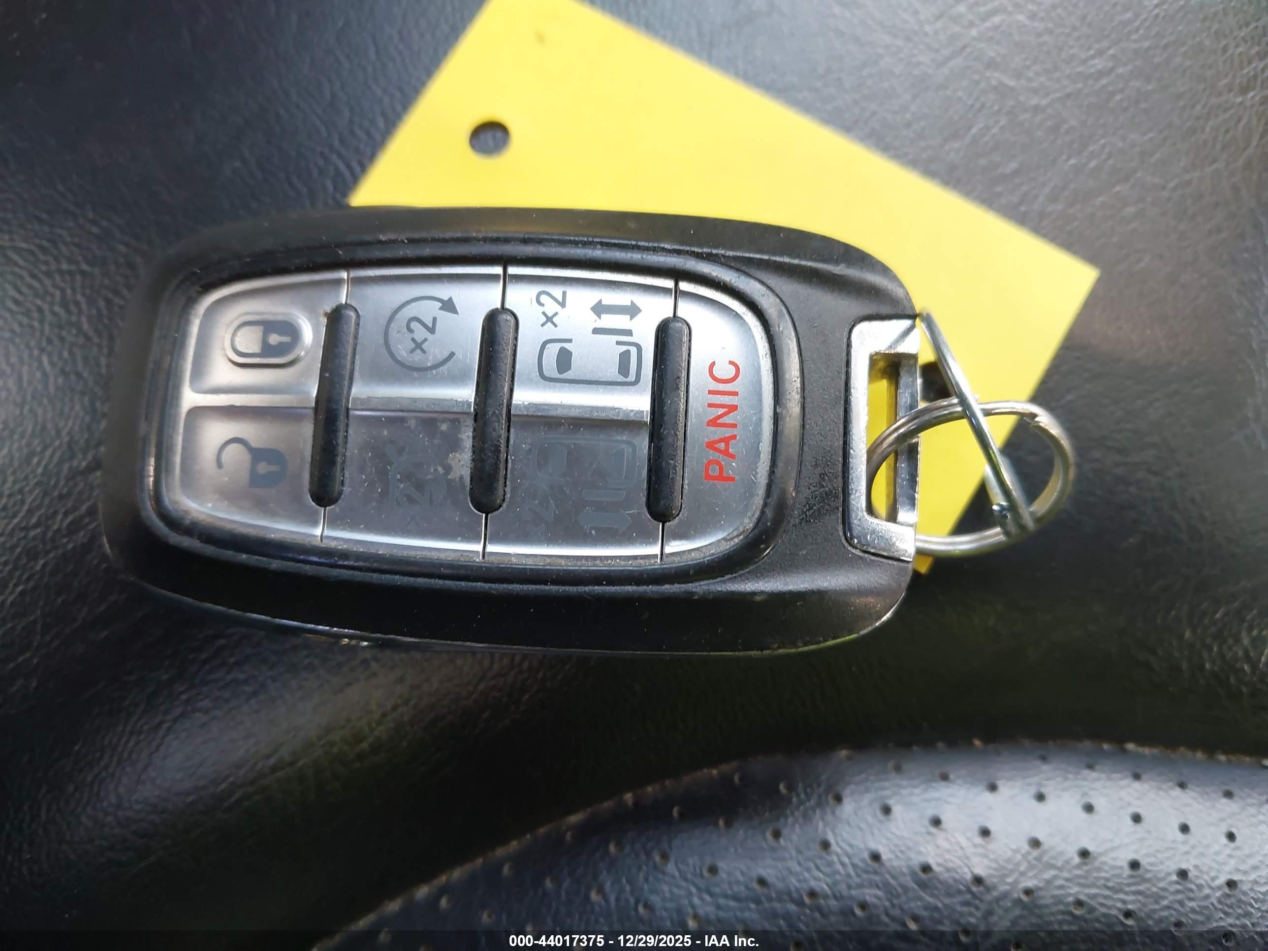 CHRYSLER VOYAGER image 11