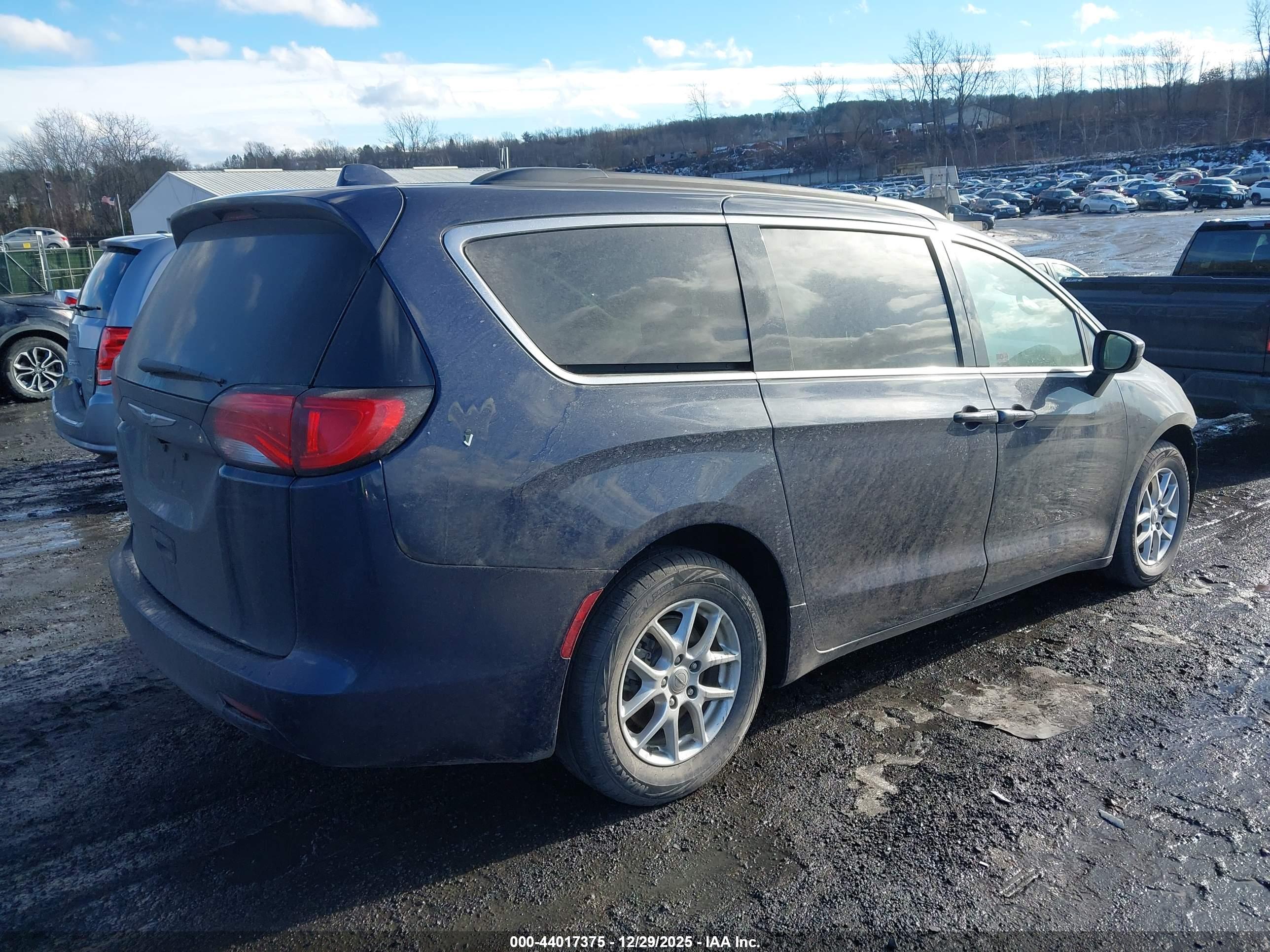 CHRYSLER VOYAGER image 4