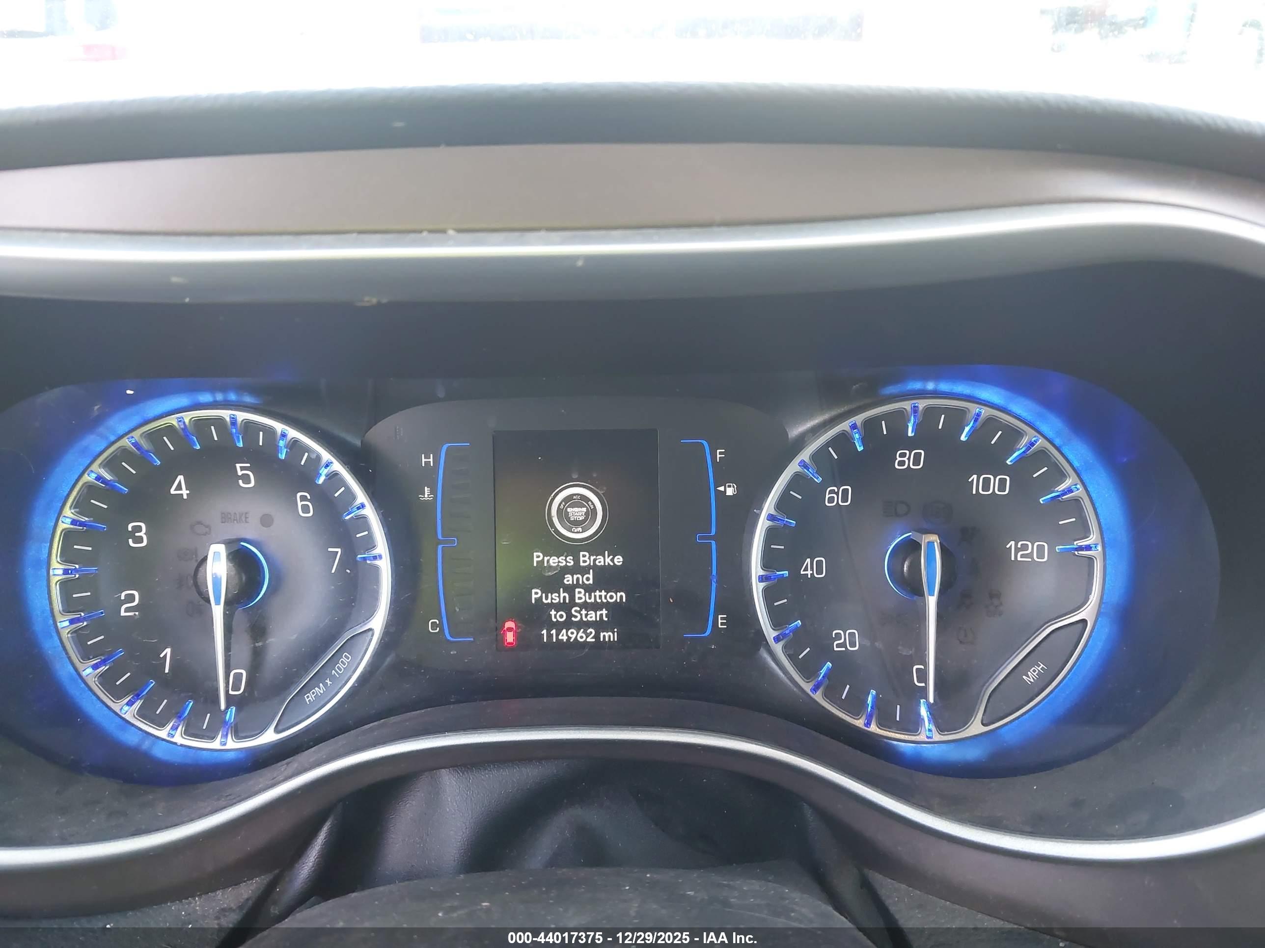 CHRYSLER VOYAGER image 7
