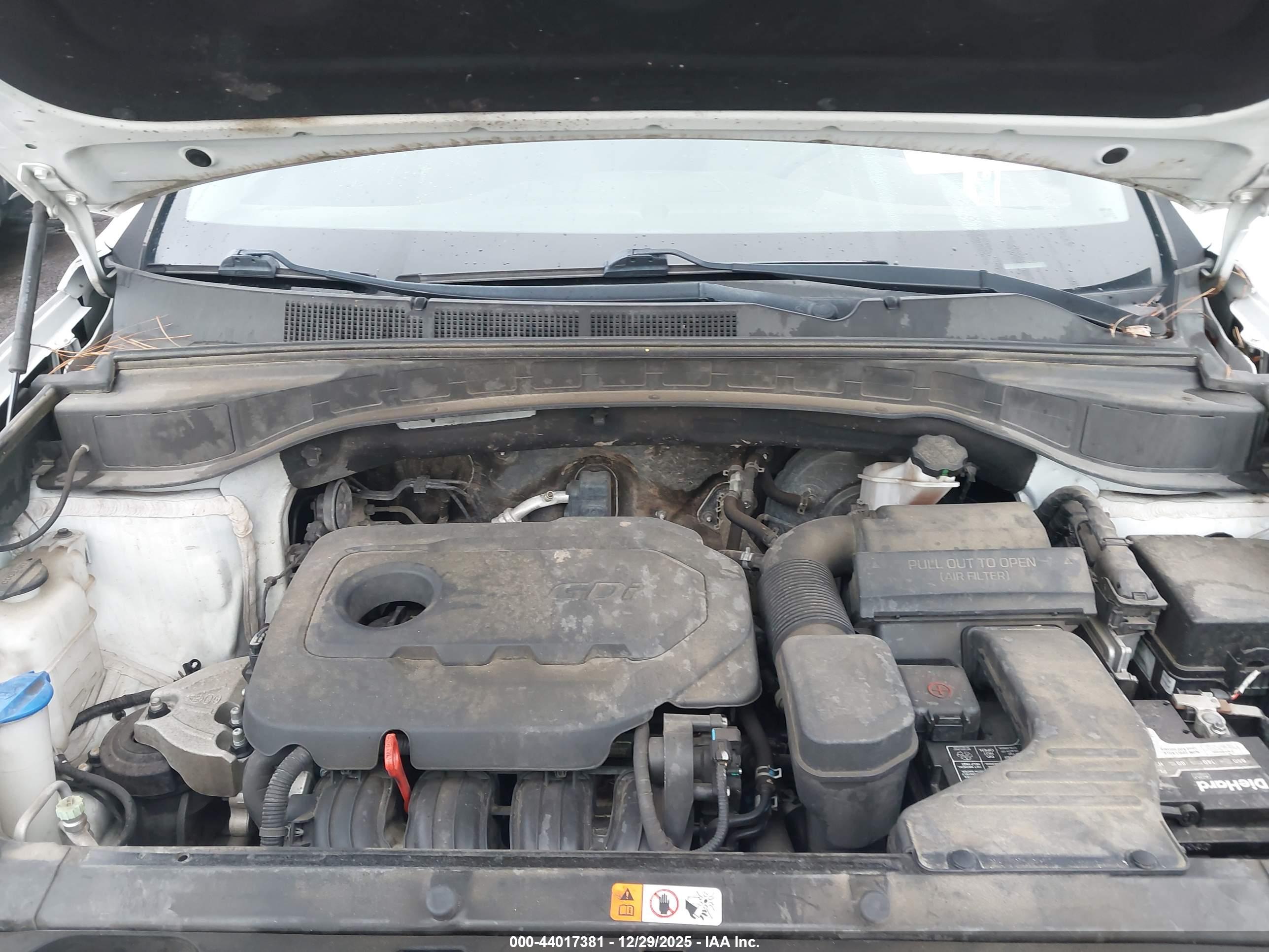HYUNDAI SANTA image 10