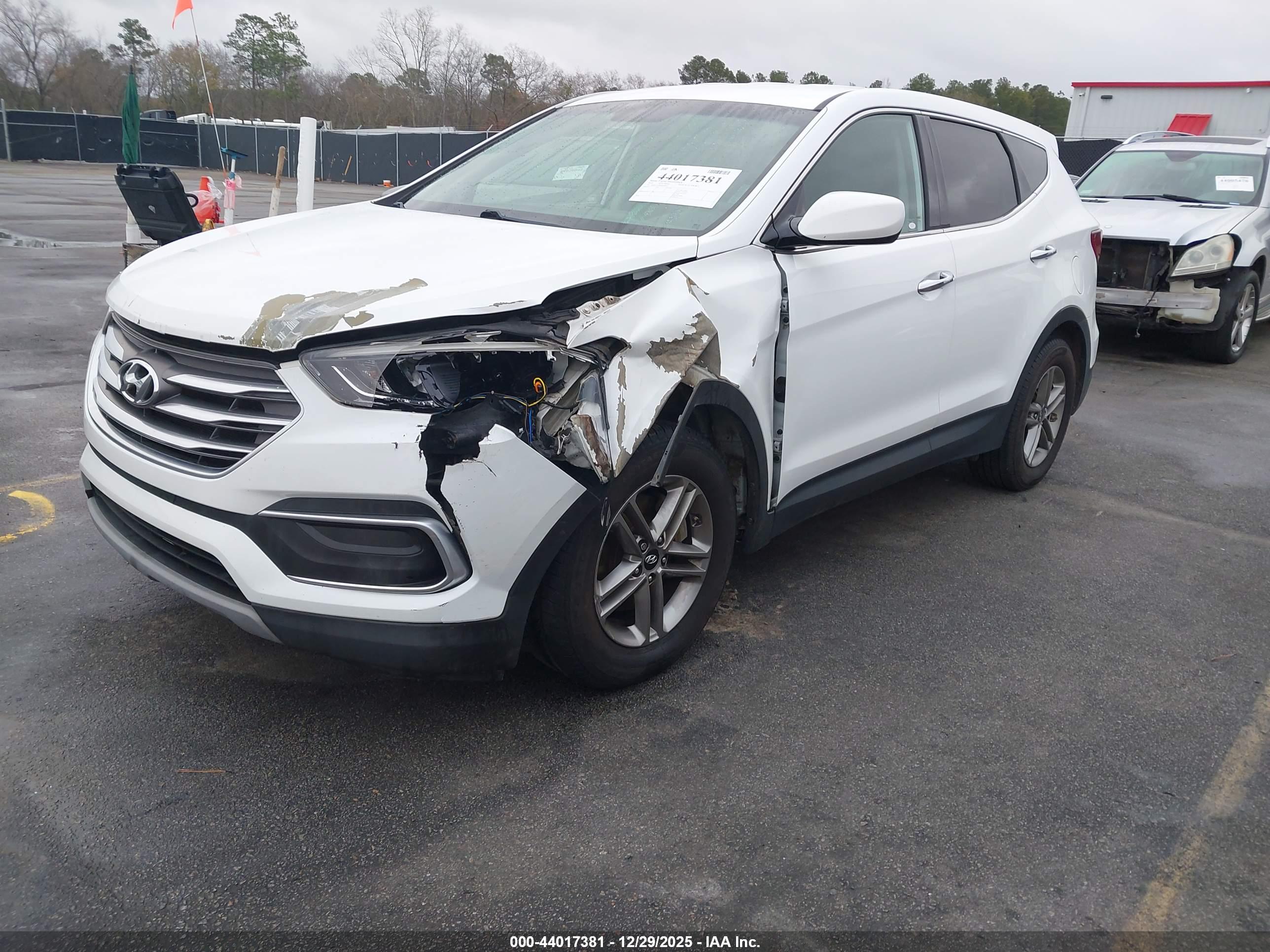 HYUNDAI SANTA image 2
