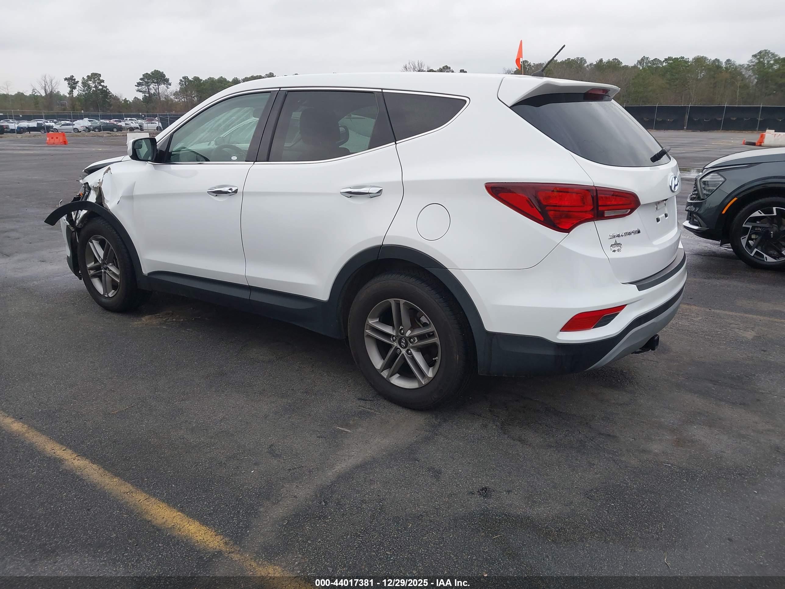 HYUNDAI SANTA image 3