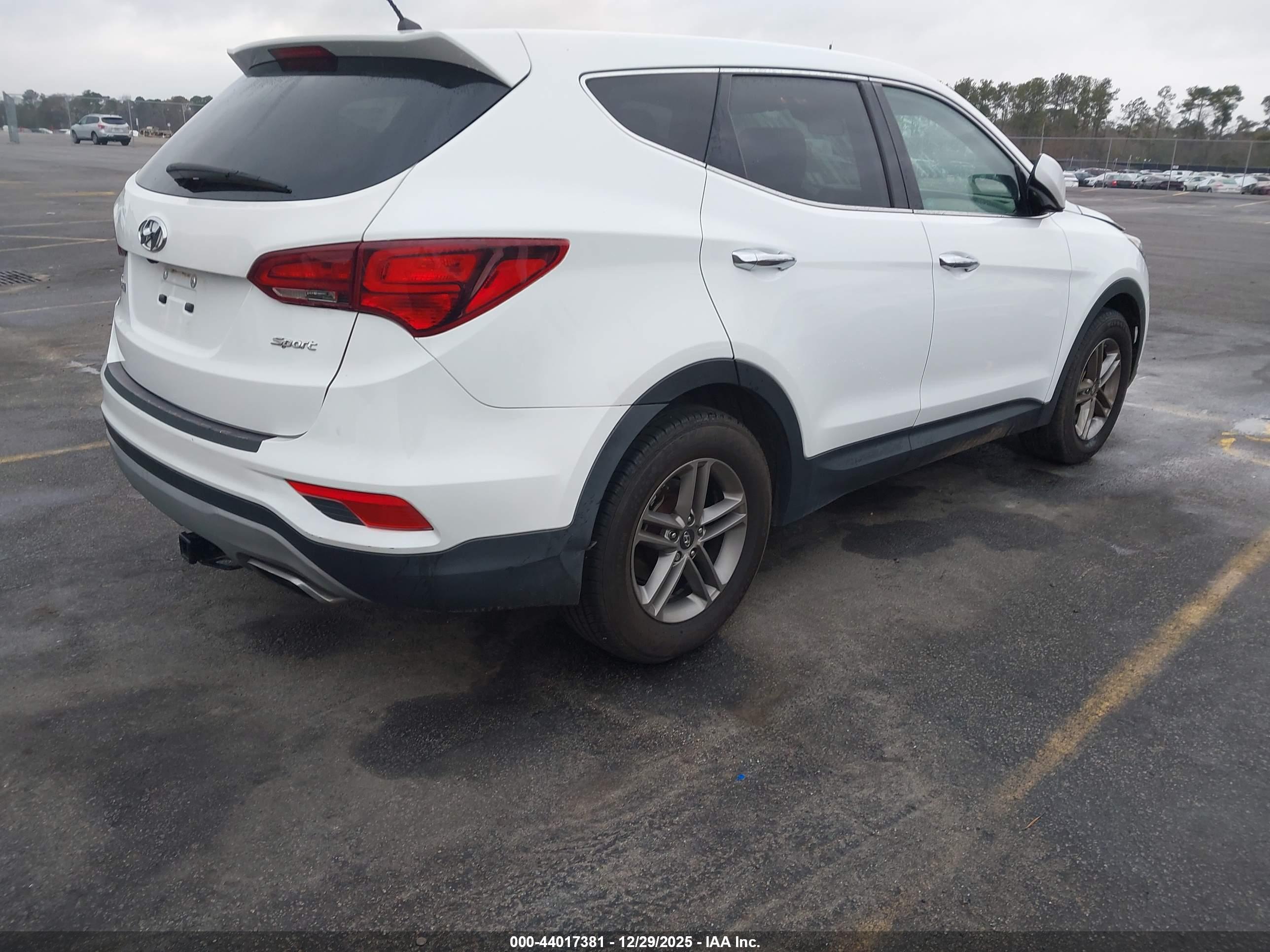 HYUNDAI SANTA image 4