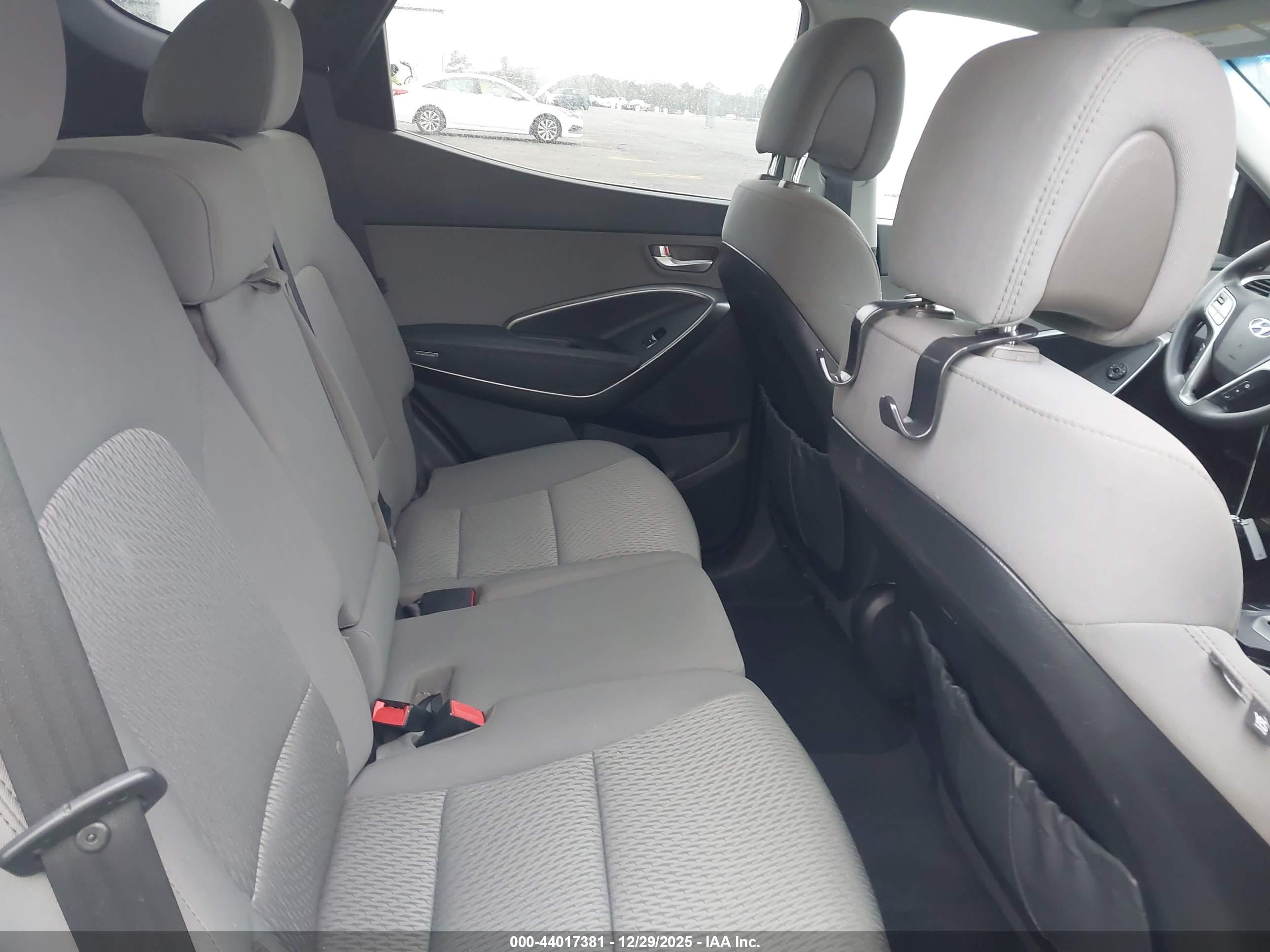 HYUNDAI SANTA image 8