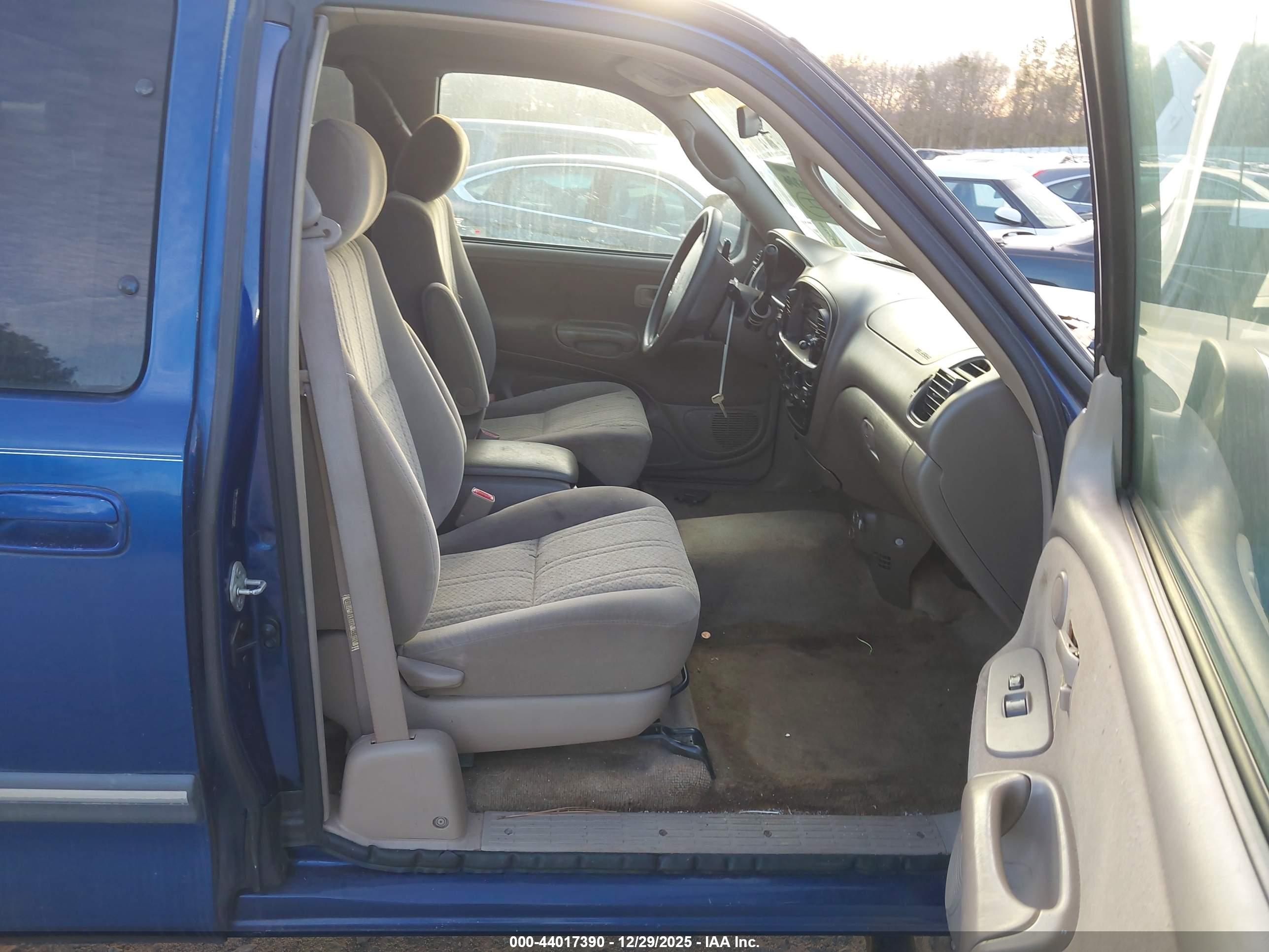 TOYOTA TUNDRA image 5