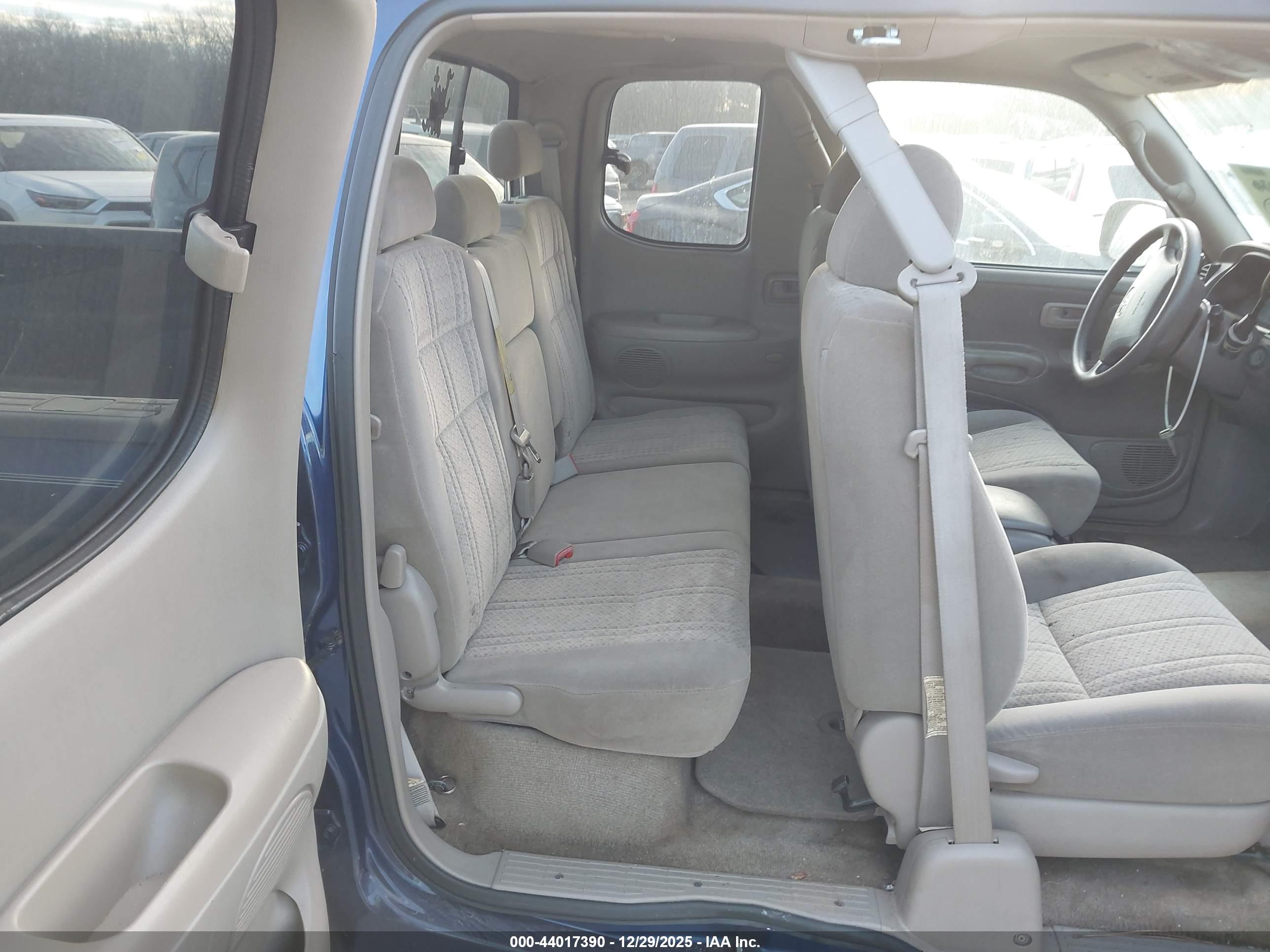 TOYOTA TUNDRA image 8