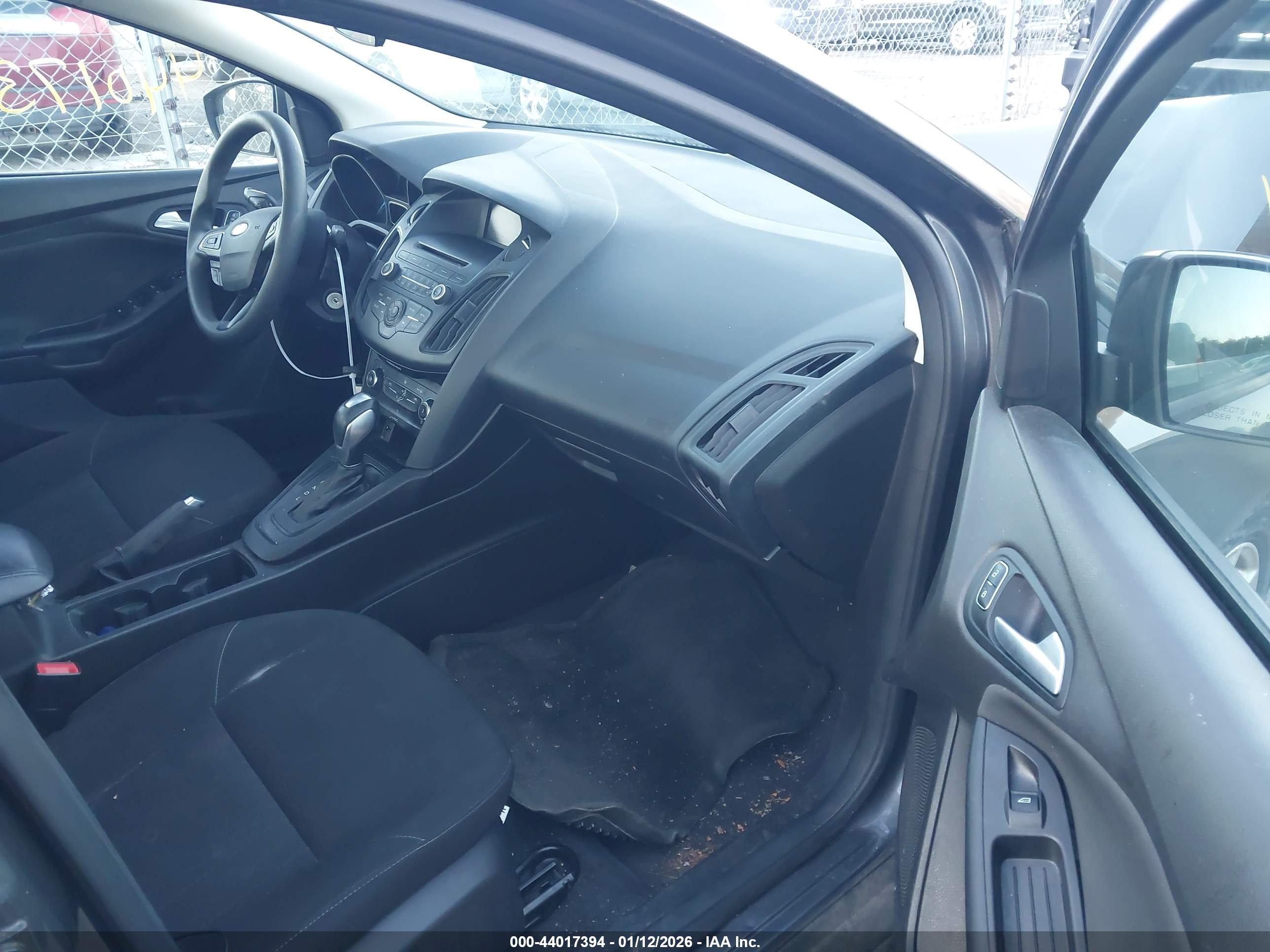 FORD FOCUS image 5