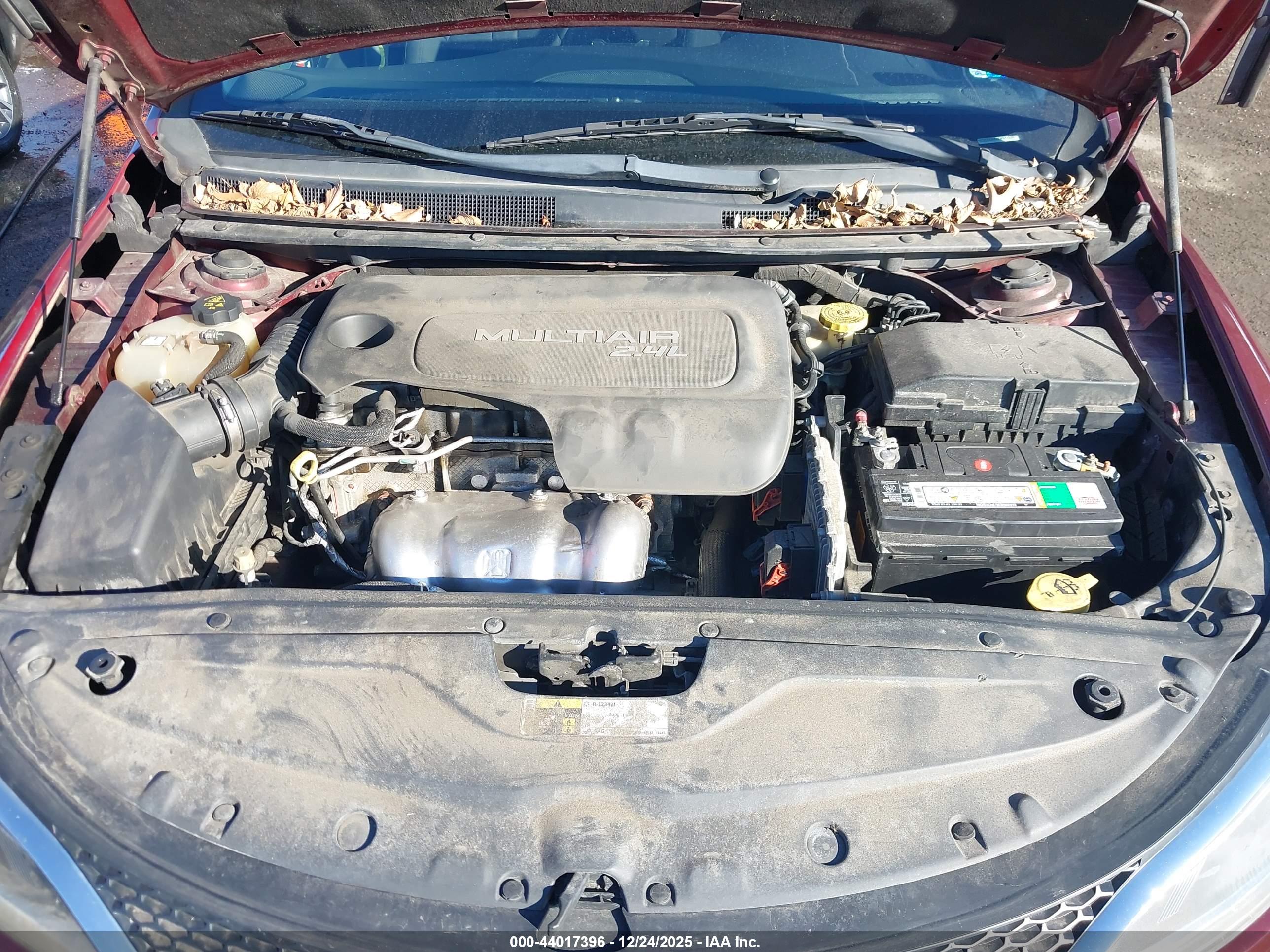 CHRYSLER 200 image 10