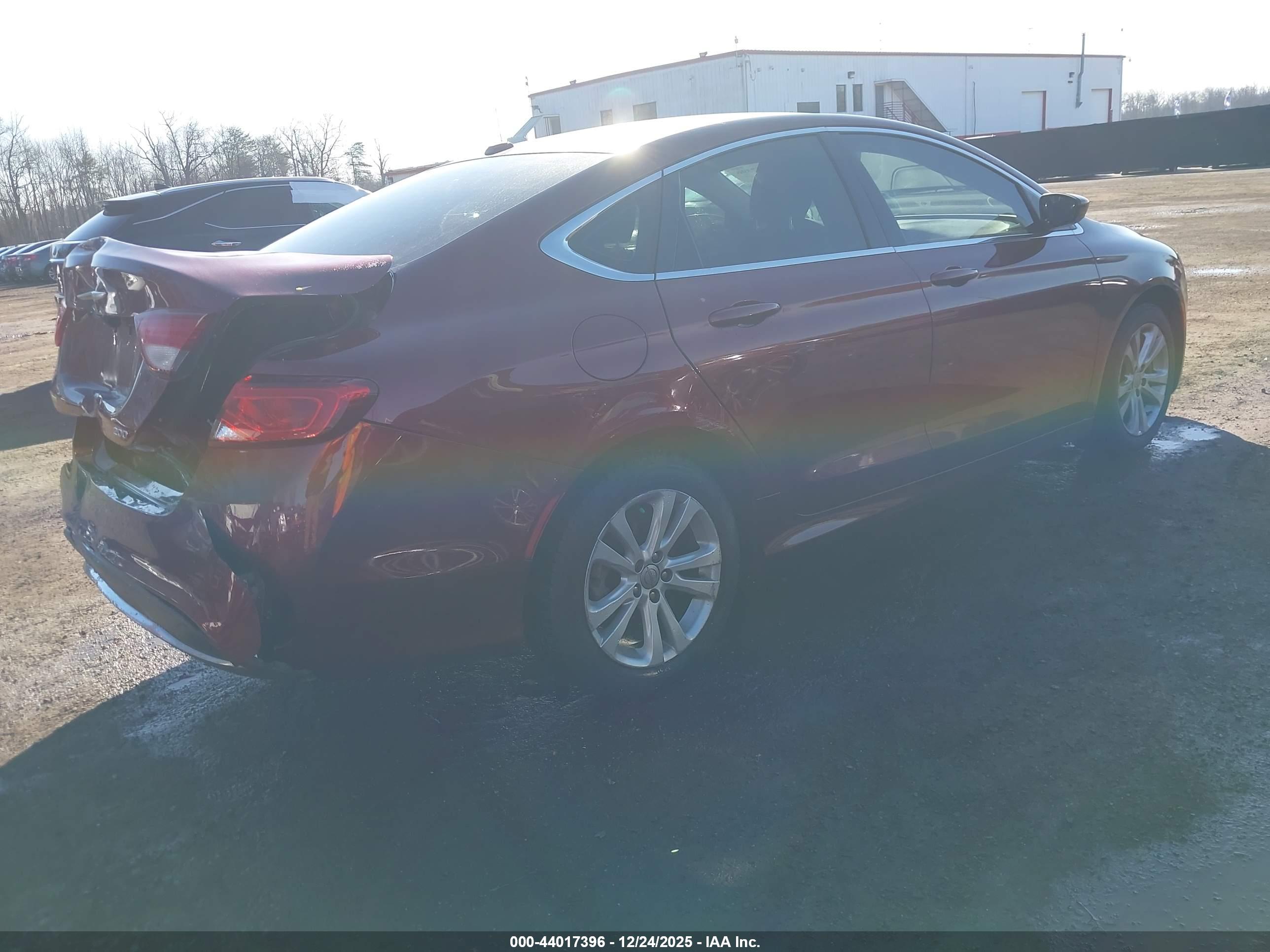CHRYSLER 200 image 4