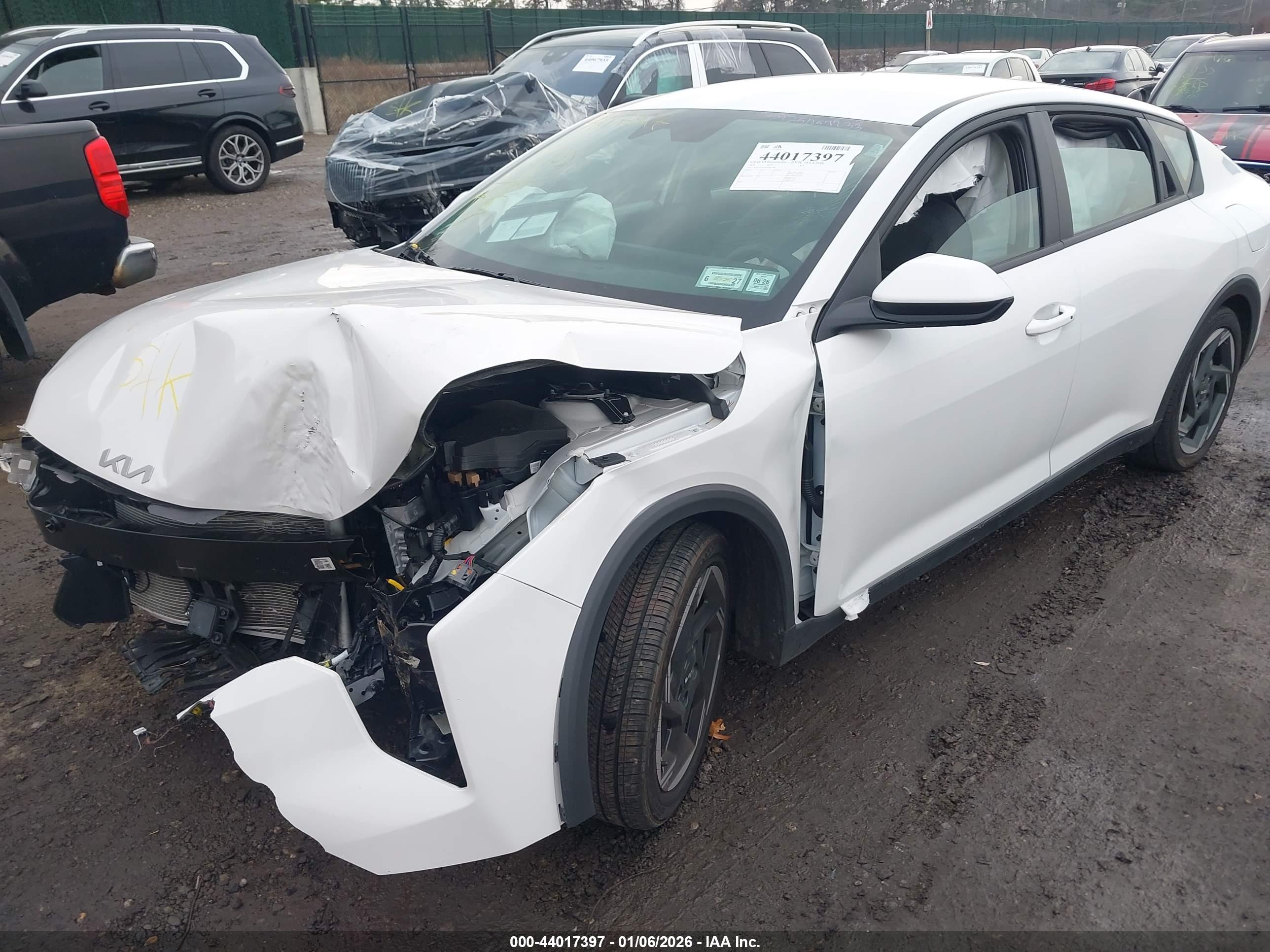 KIA K4 image 2