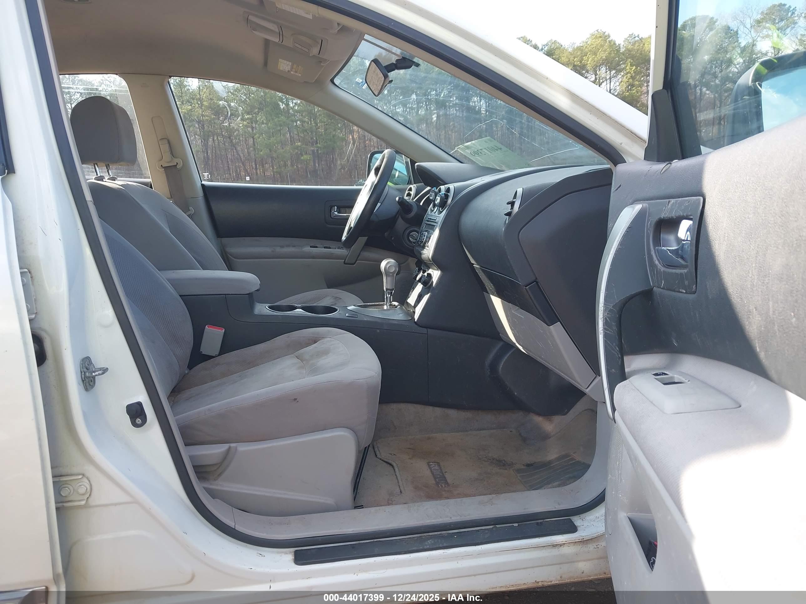 NISSAN ROGUE image 5