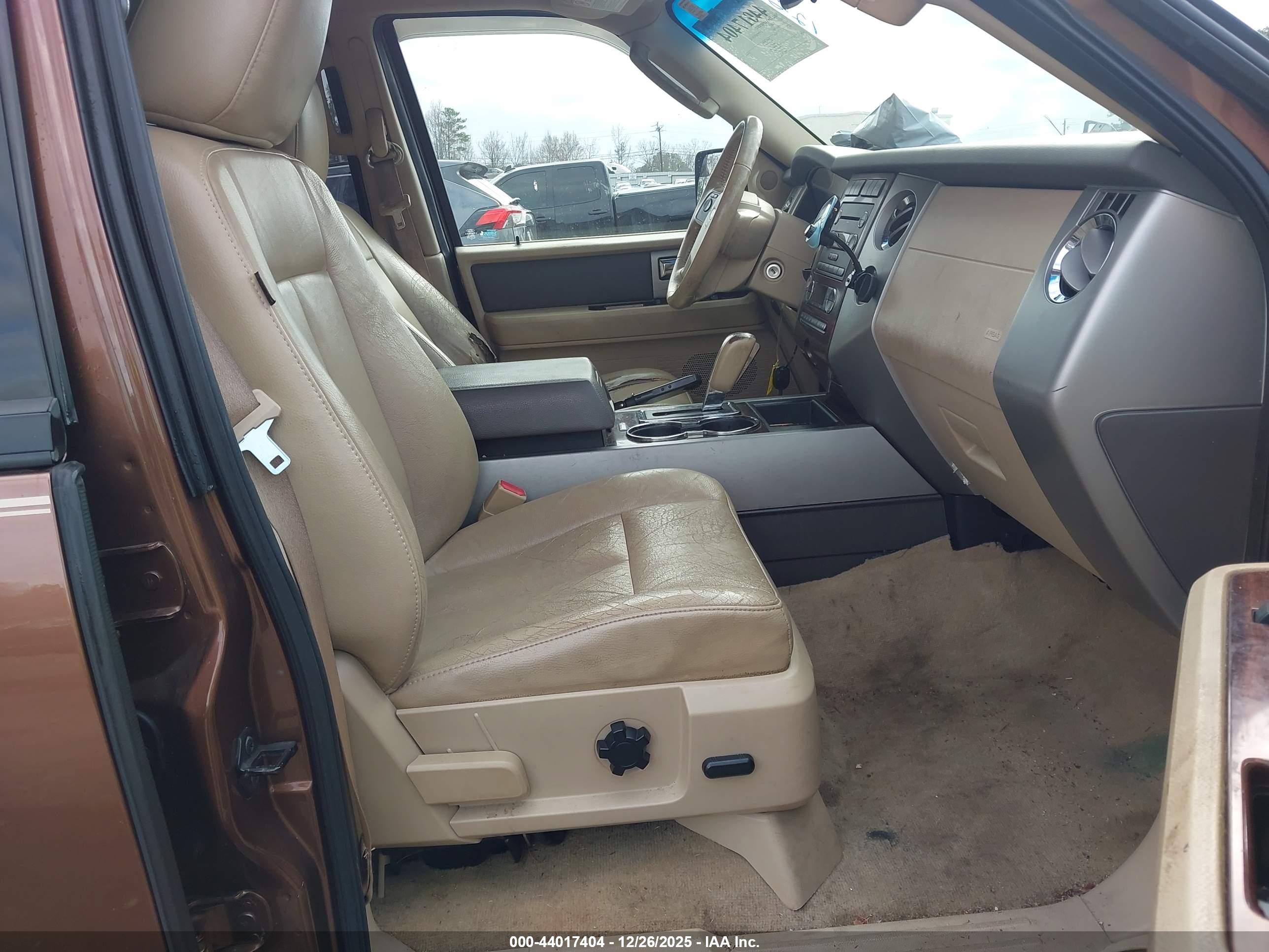 FORD EXPEDITION image 5
