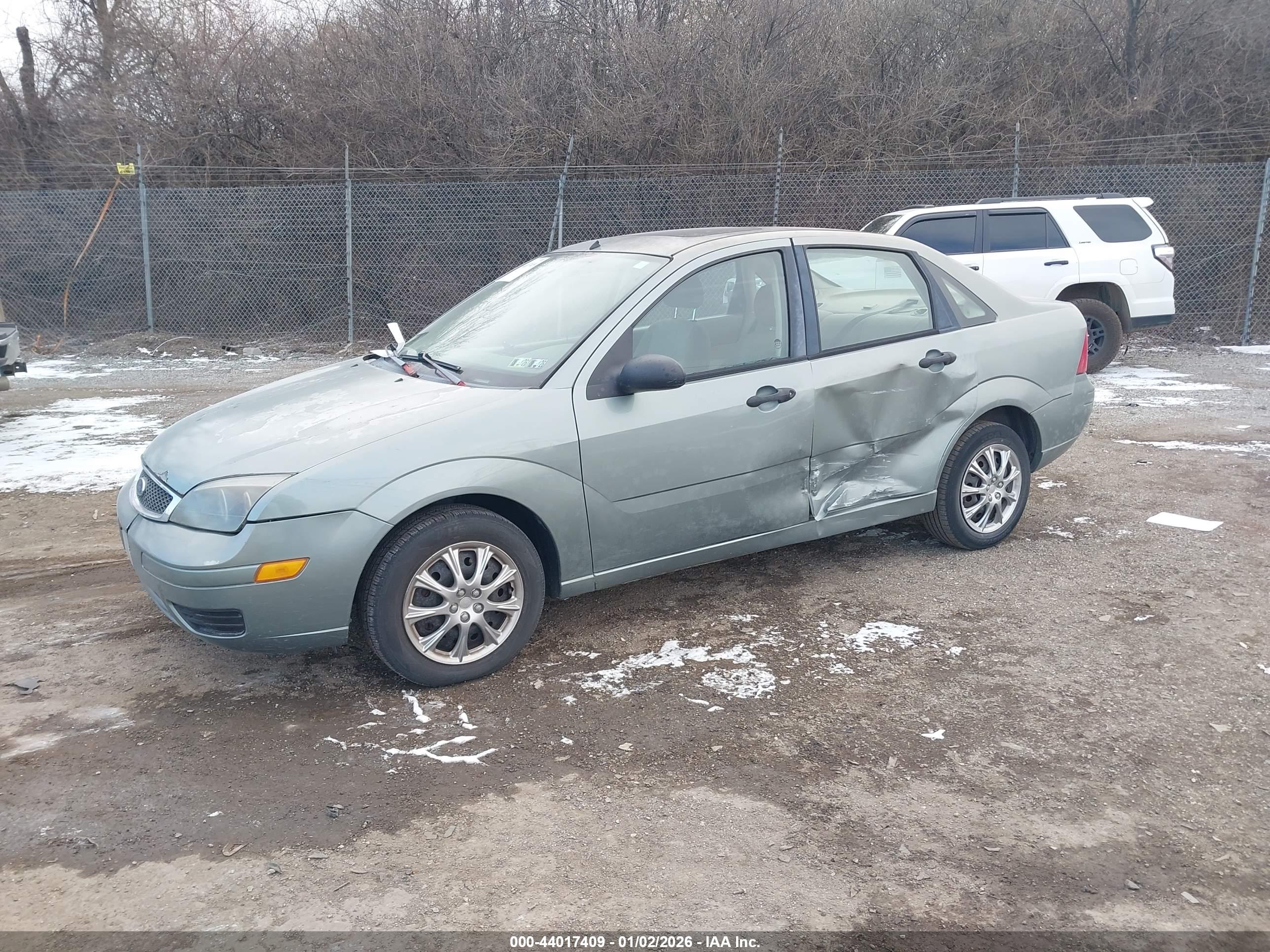 FORD FOCUS image 2