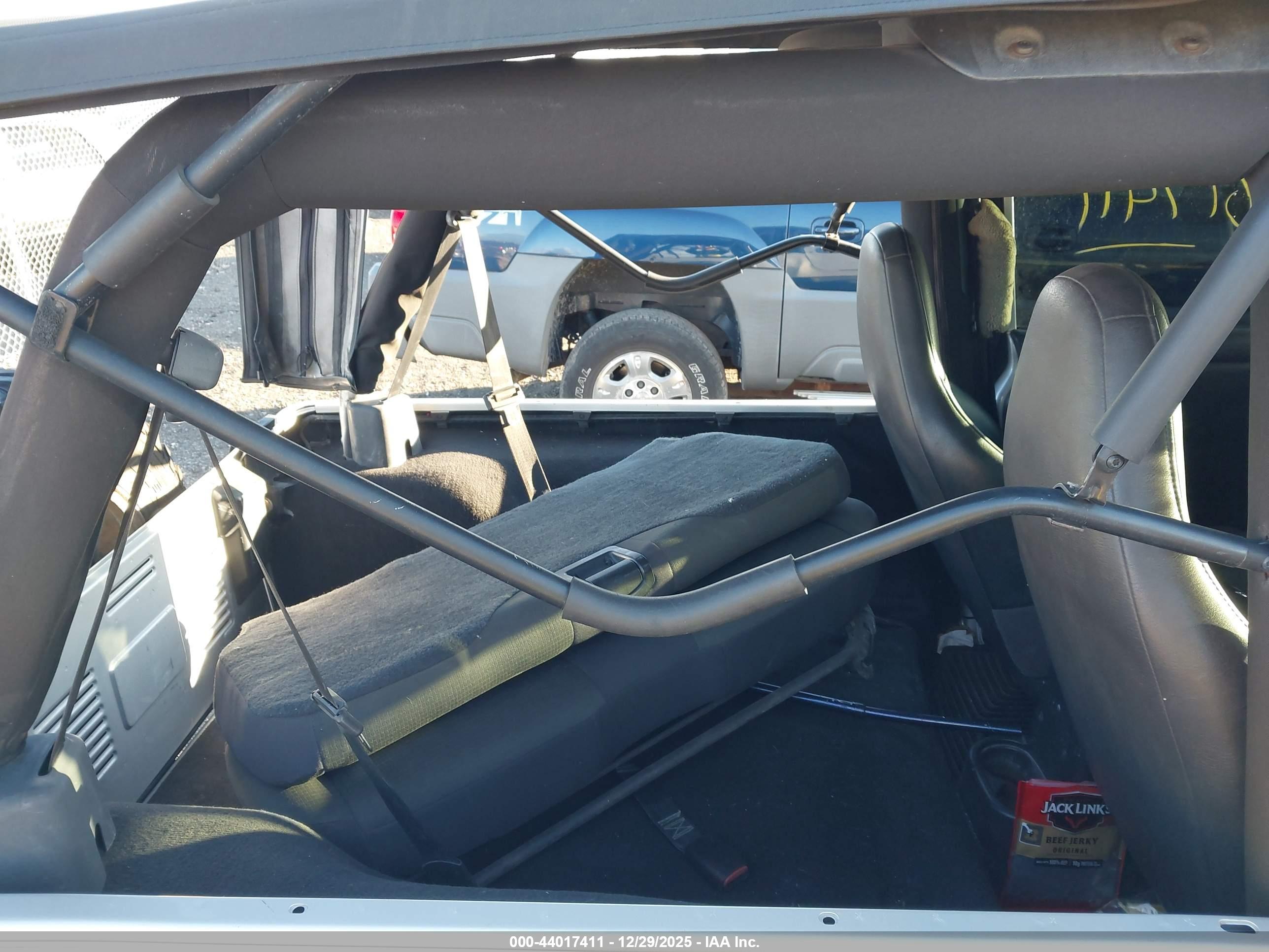 JEEP WRANGLER image 8