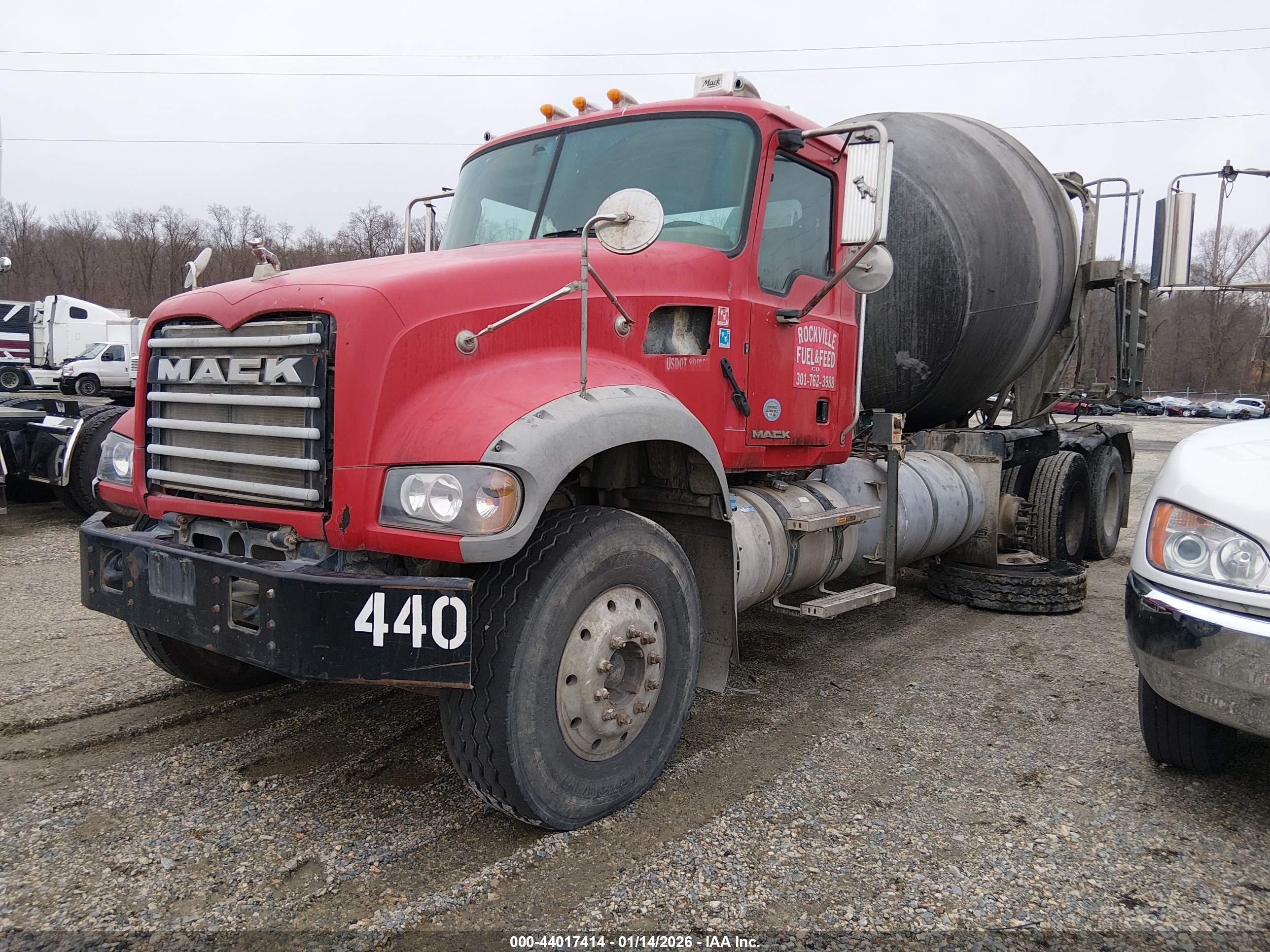 MACK GRANITE image 2