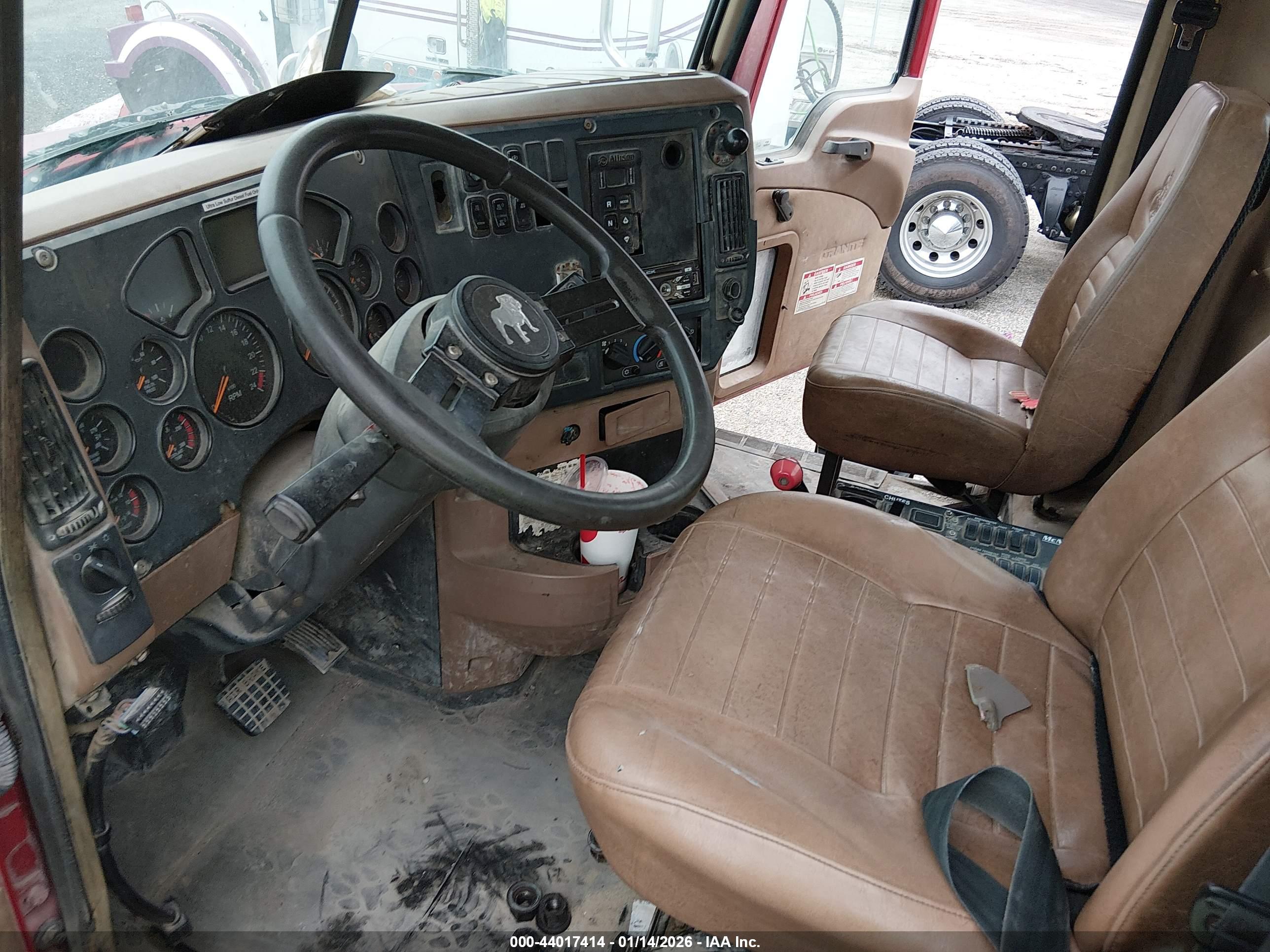 MACK GRANITE image 7