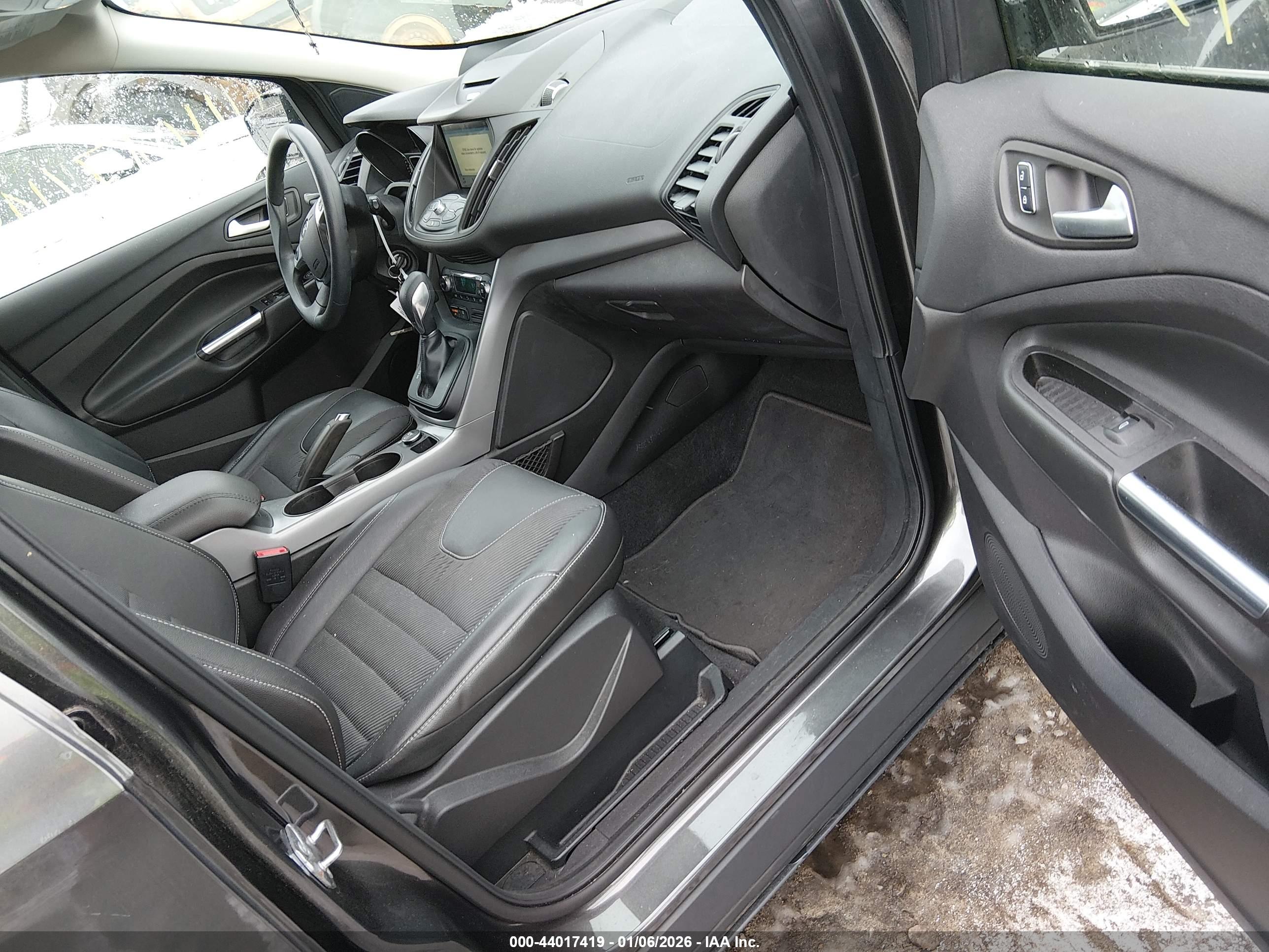 FORD ESCAPE image 5