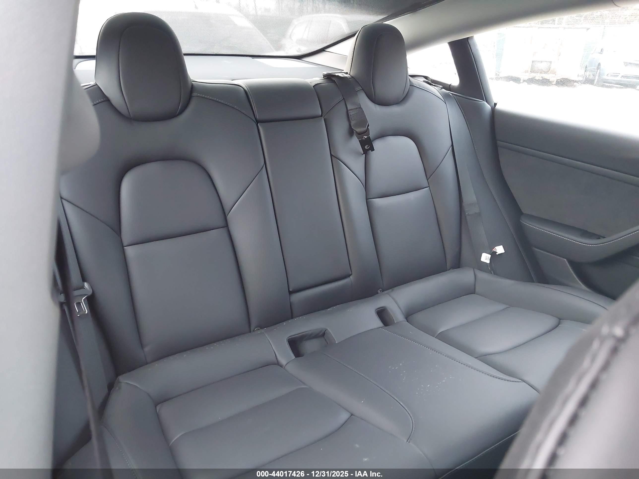 TESLA MODEL image 8