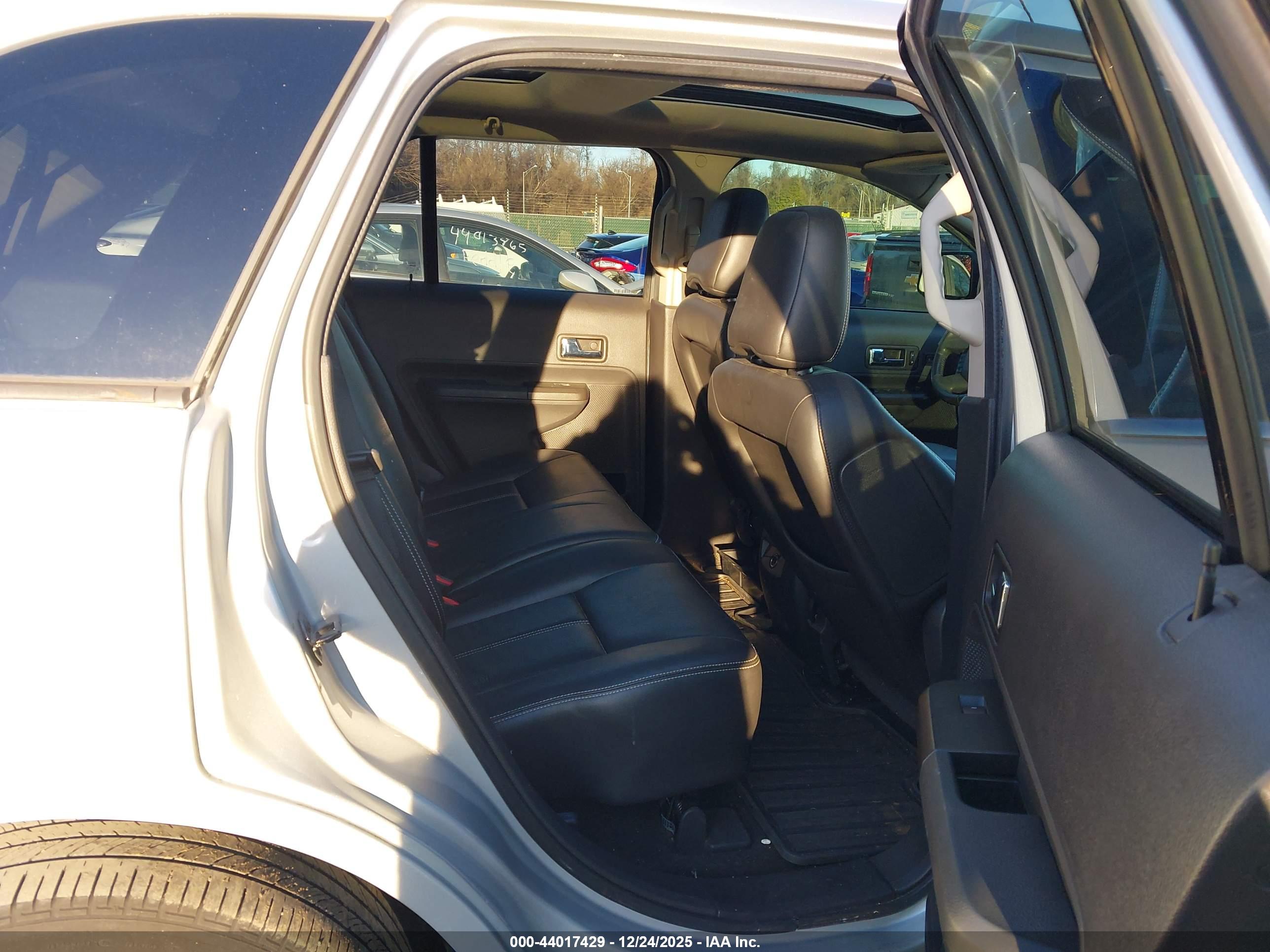 FORD EDGE image 8