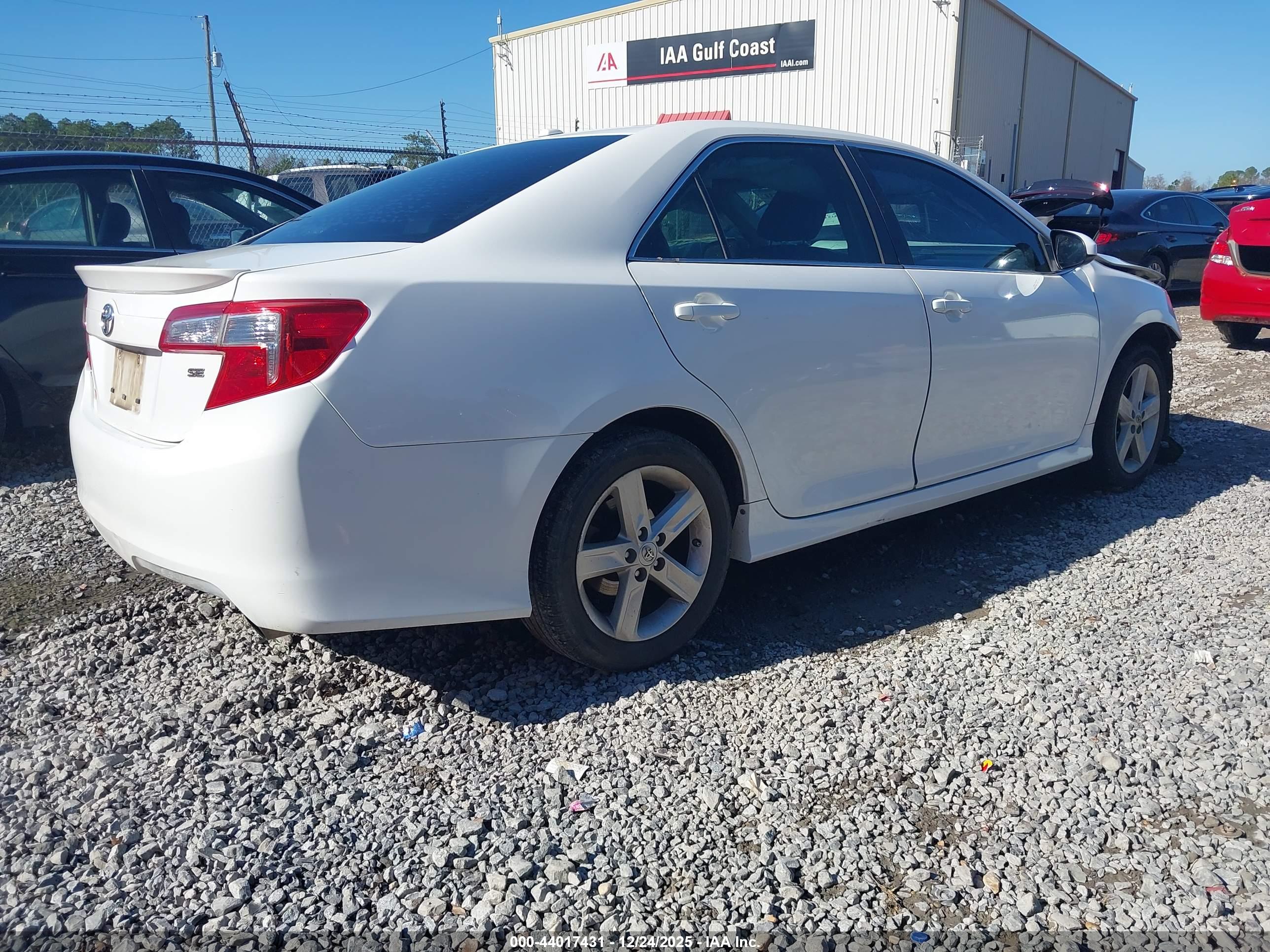TOYOTA CAMRY image 4