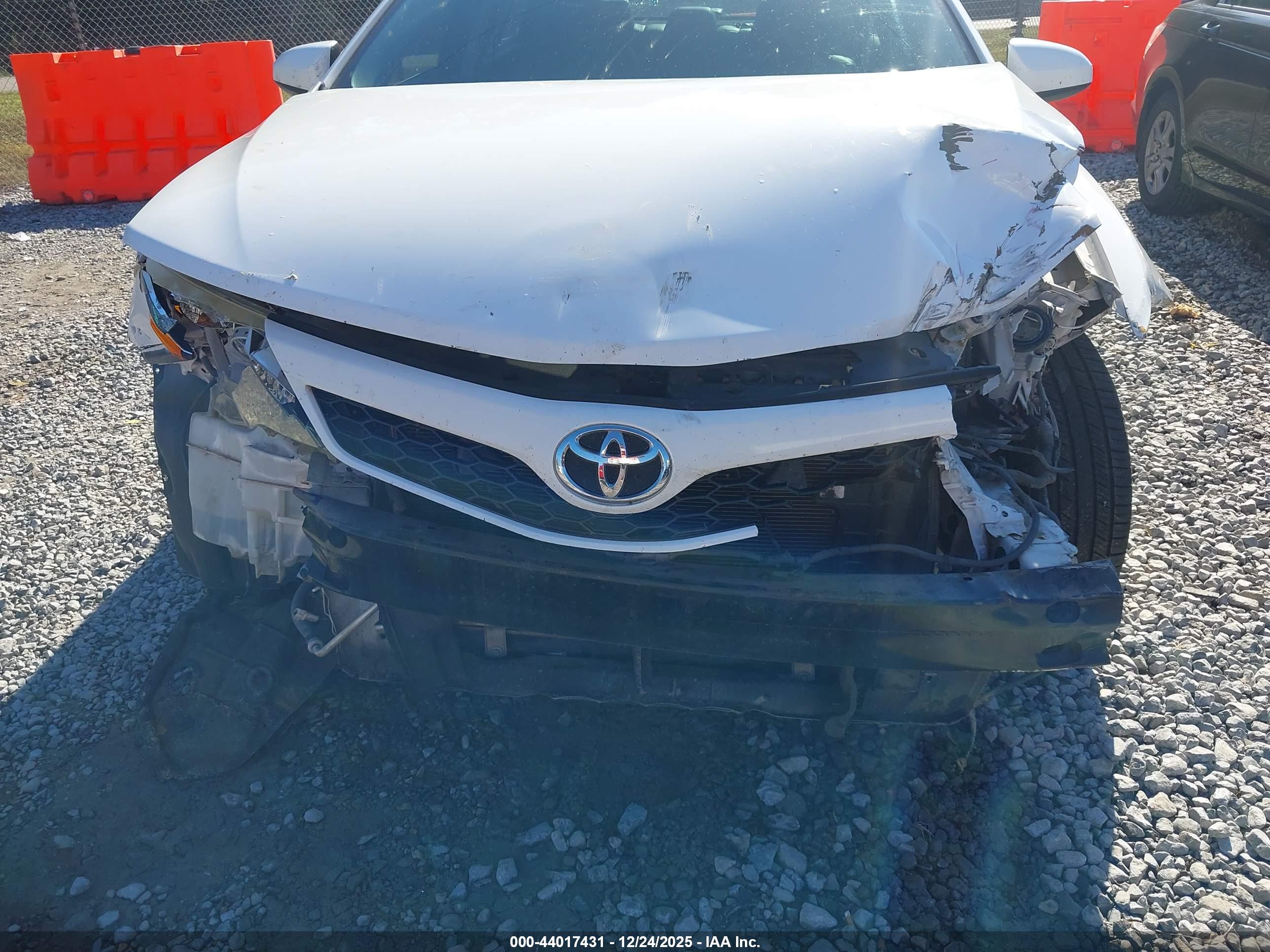 TOYOTA CAMRY image 6